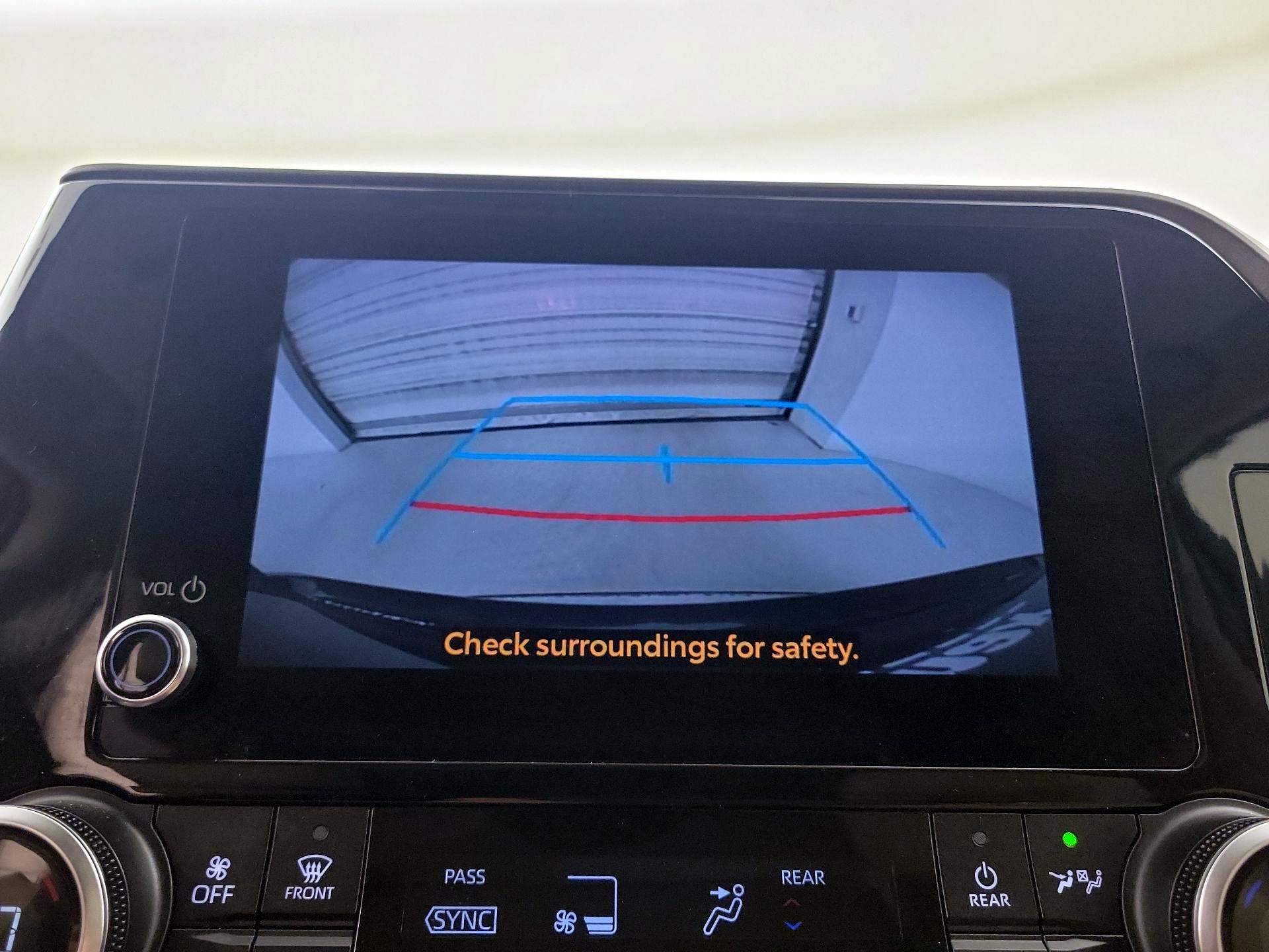 Thumbnail: 2023 Toyota Highlander - 14