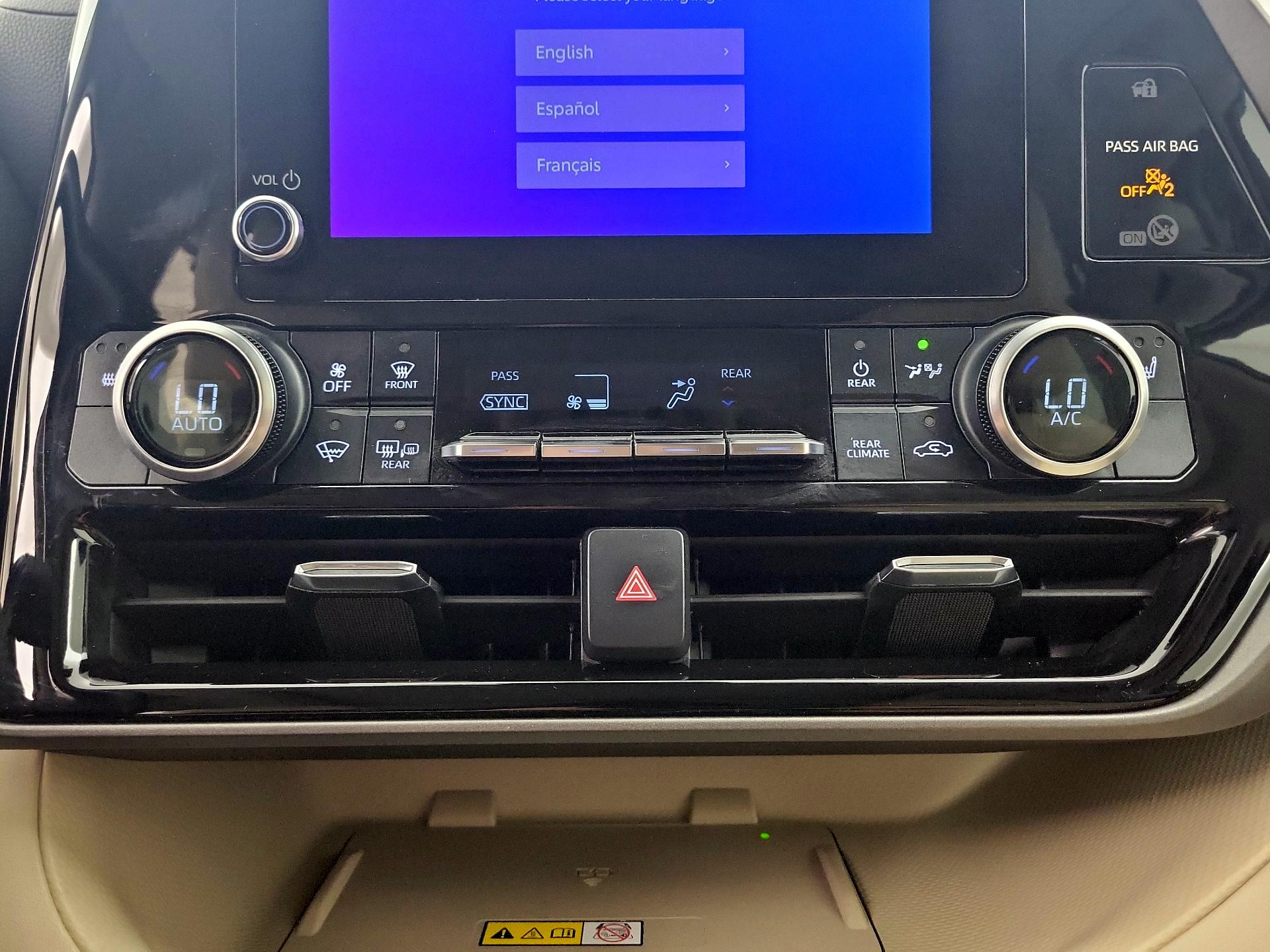 Thumbnail: 2023 Toyota Highlander - 16