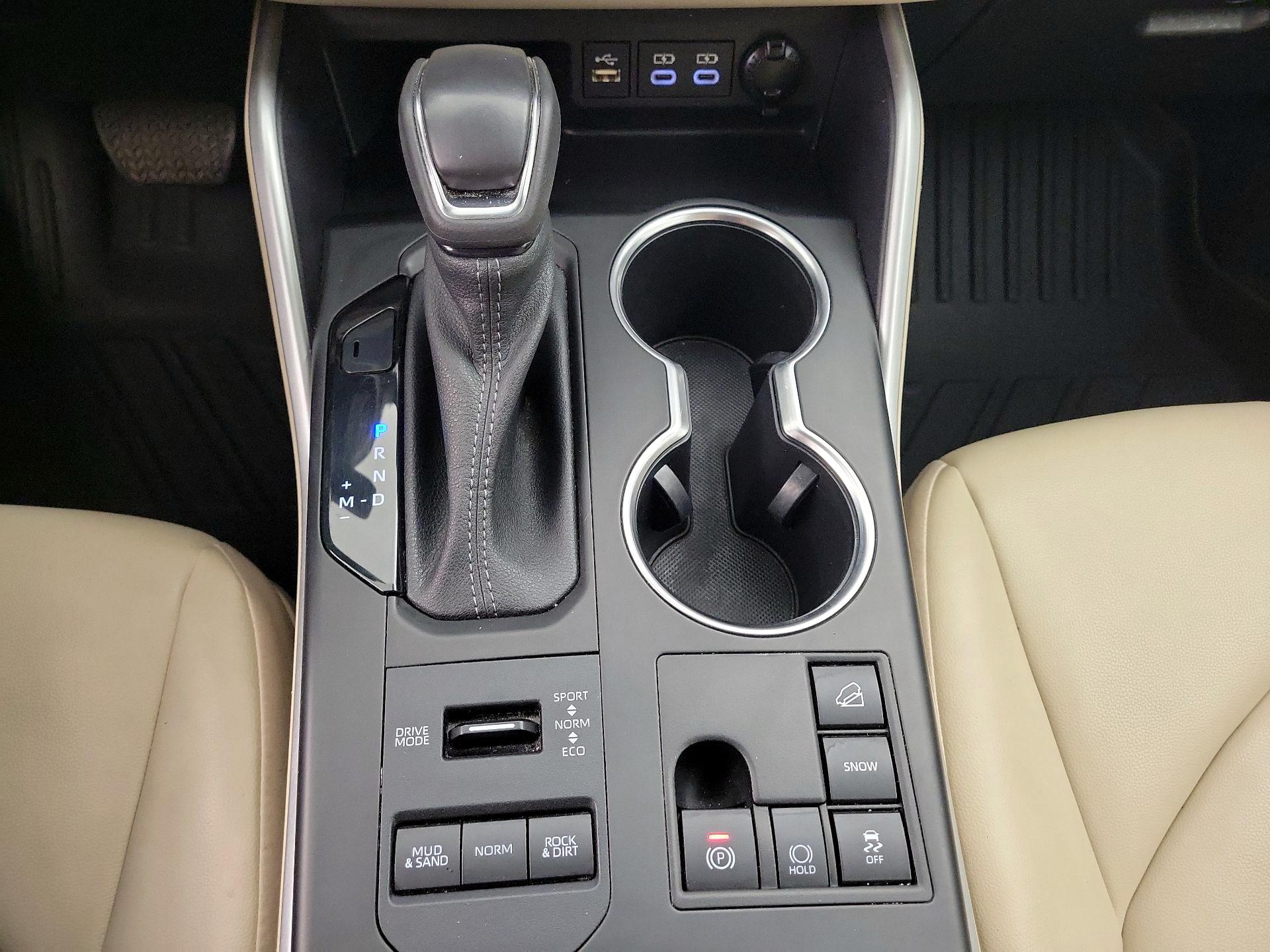 Thumbnail: 2023 Toyota Highlander - 17