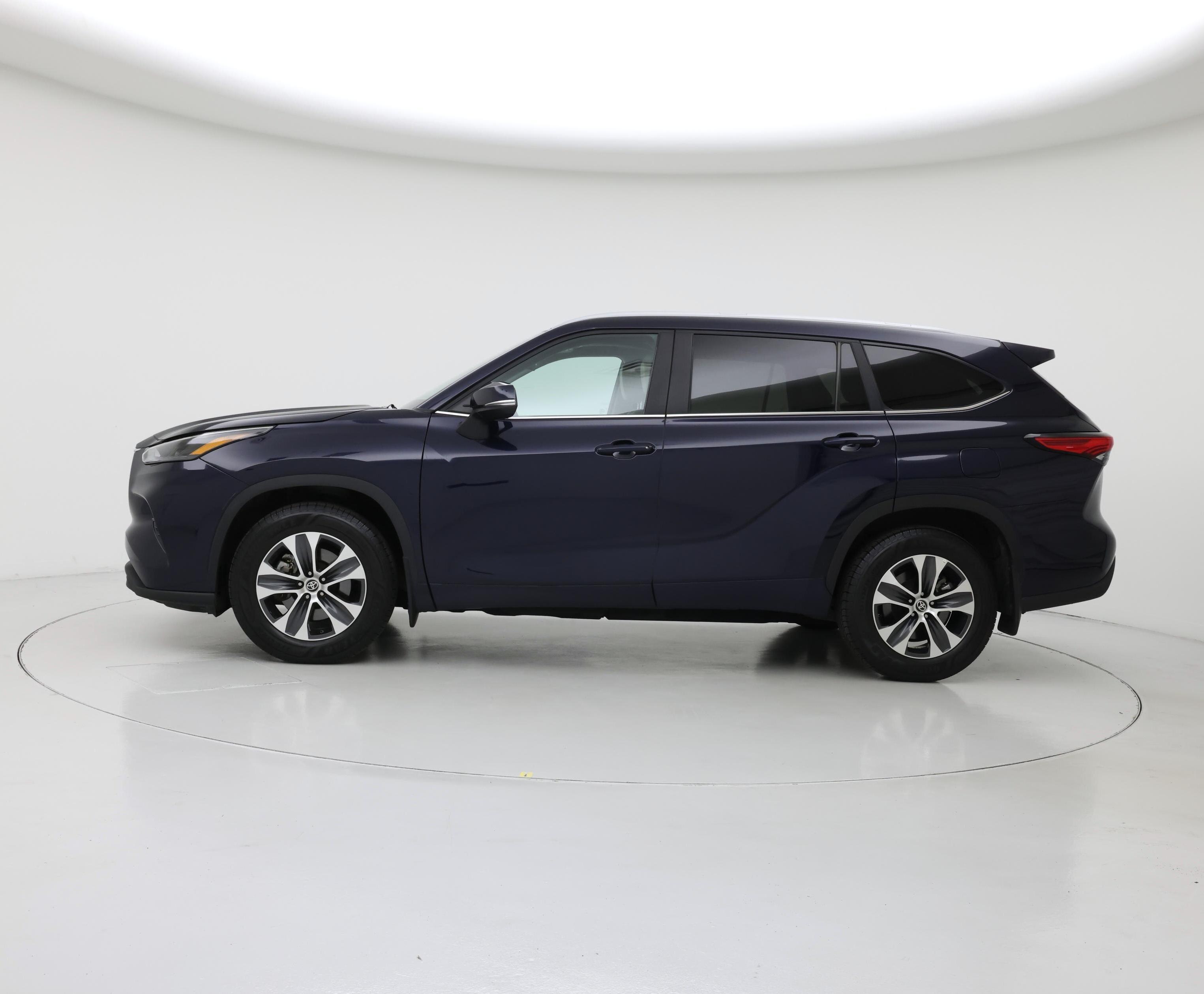 Thumbnail: 2023 Toyota Highlander - 3