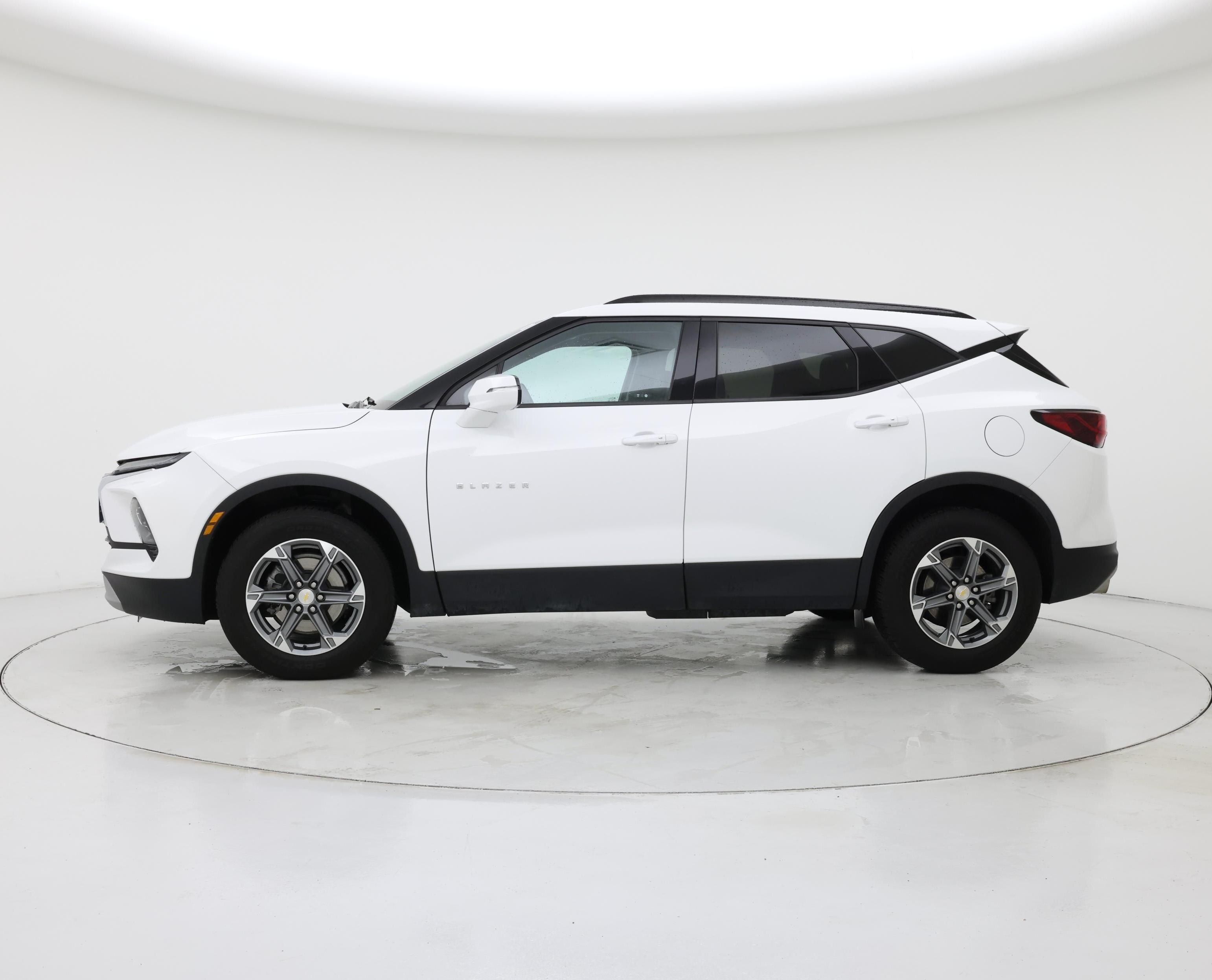 Thumbnail: 2023 Chevrolet Blazer - 3