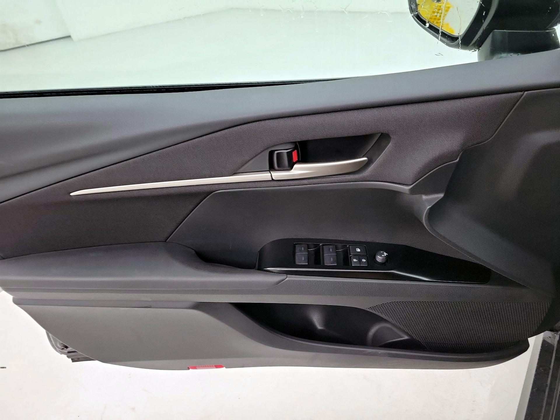 Thumbnail: 2025 Toyota Camry - 12