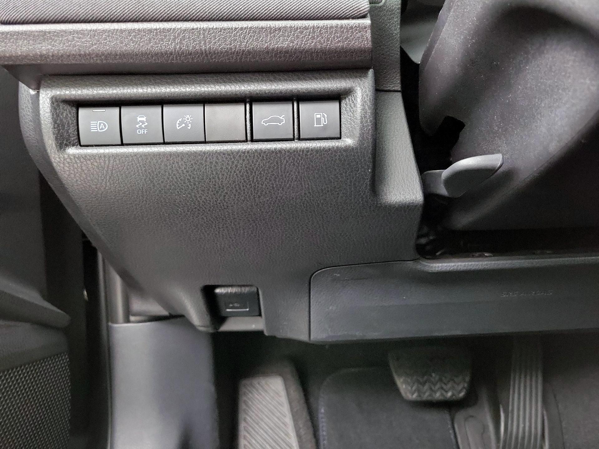 Thumbnail: 2025 Toyota Camry - 13