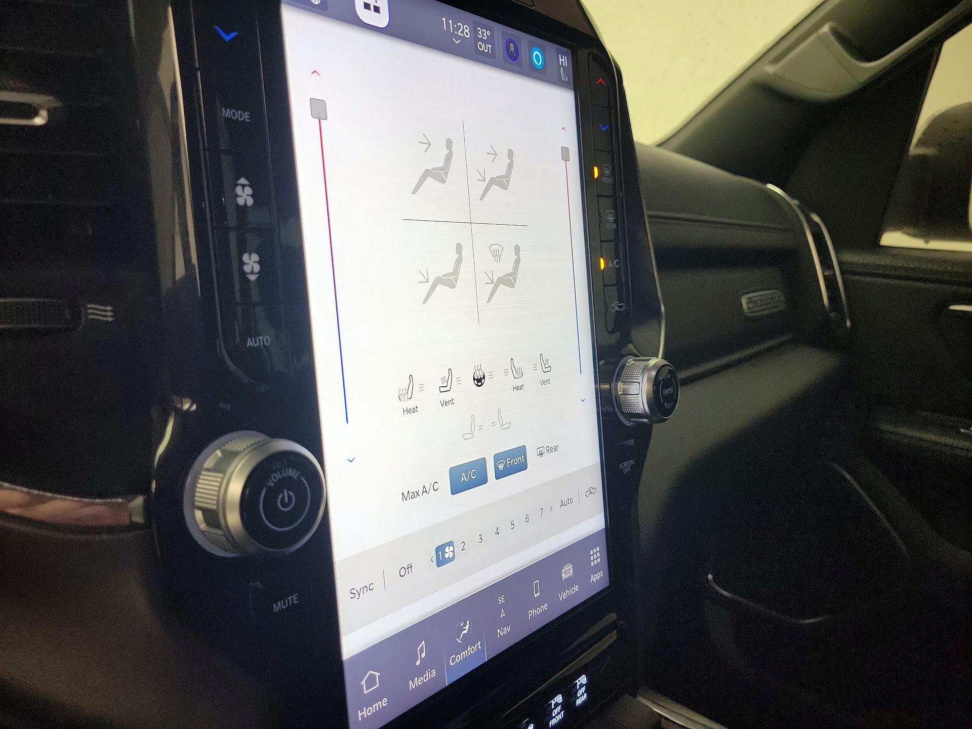 Thumbnail: 2025 RAM 1500 - 17