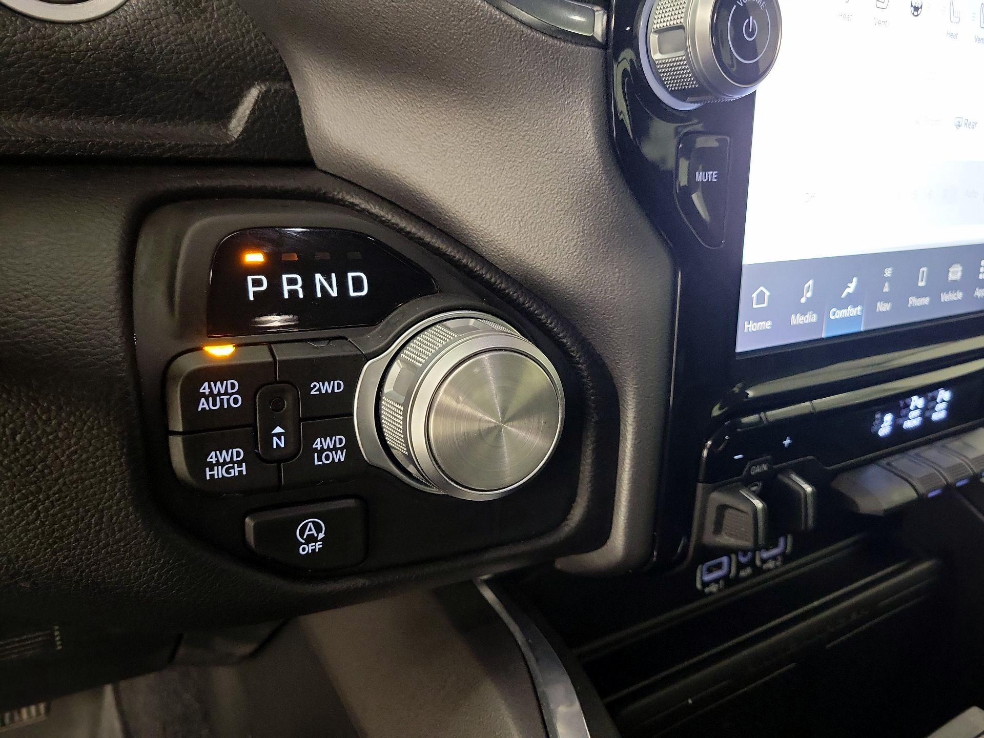 Thumbnail: 2025 RAM 1500 - 18