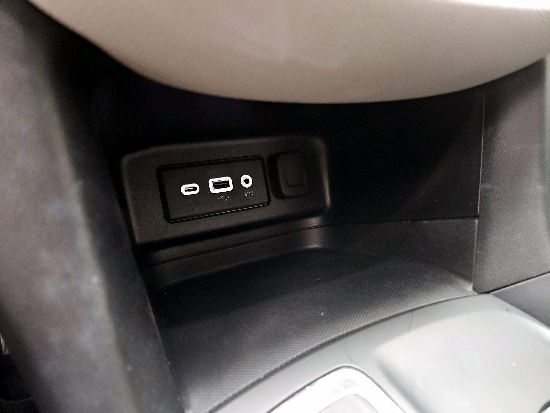 Thumbnail: 2021 Chevrolet Equinox - 18