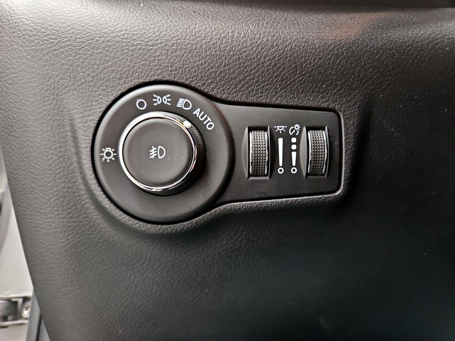 Thumbnail: 2022 Jeep Compass - 13