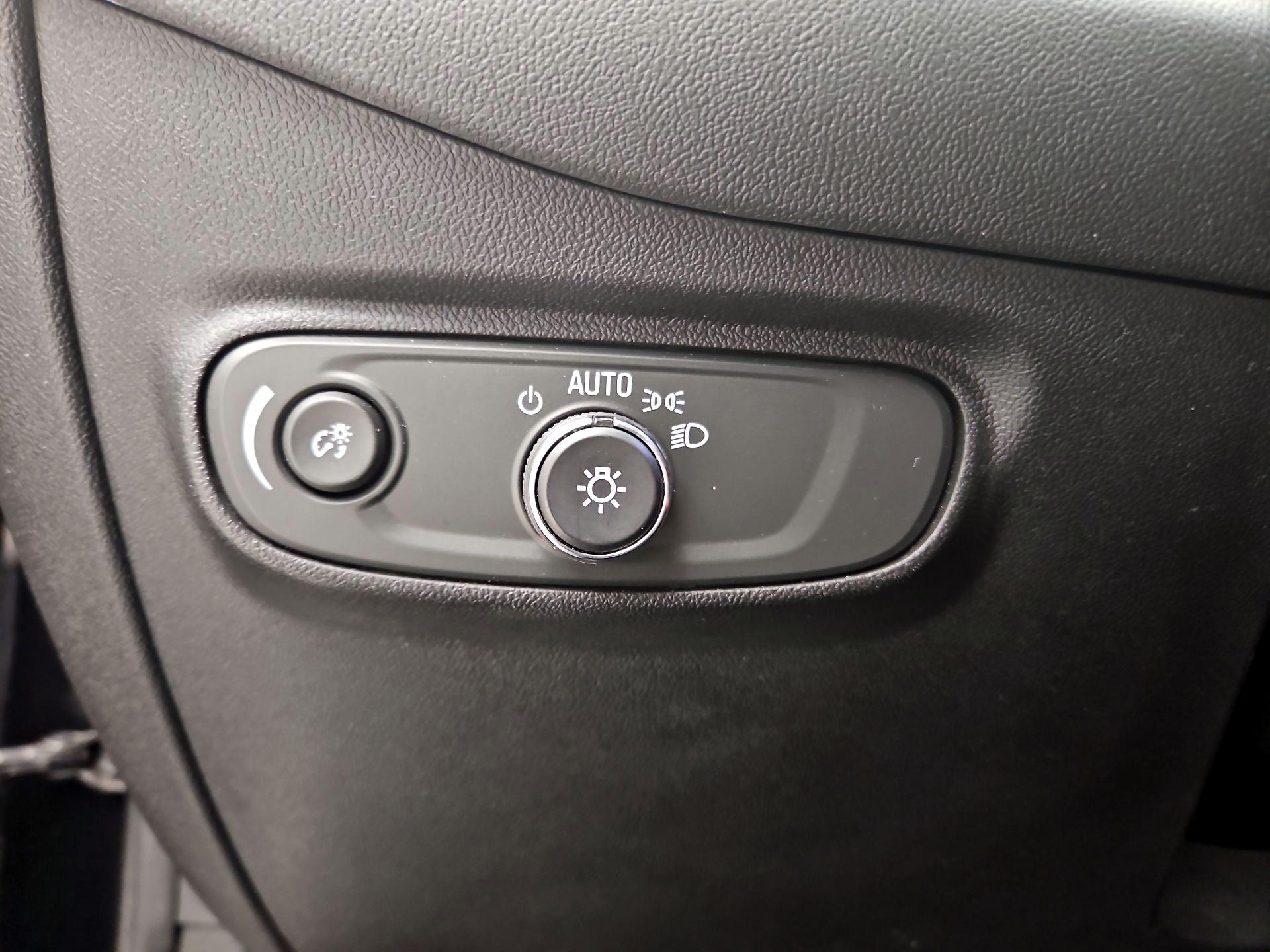 Thumbnail: 2020 Chevrolet Equinox - 13