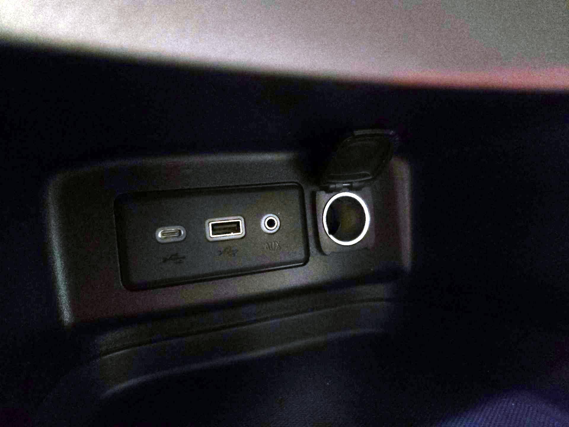 Thumbnail: 2020 Chevrolet Equinox - 18