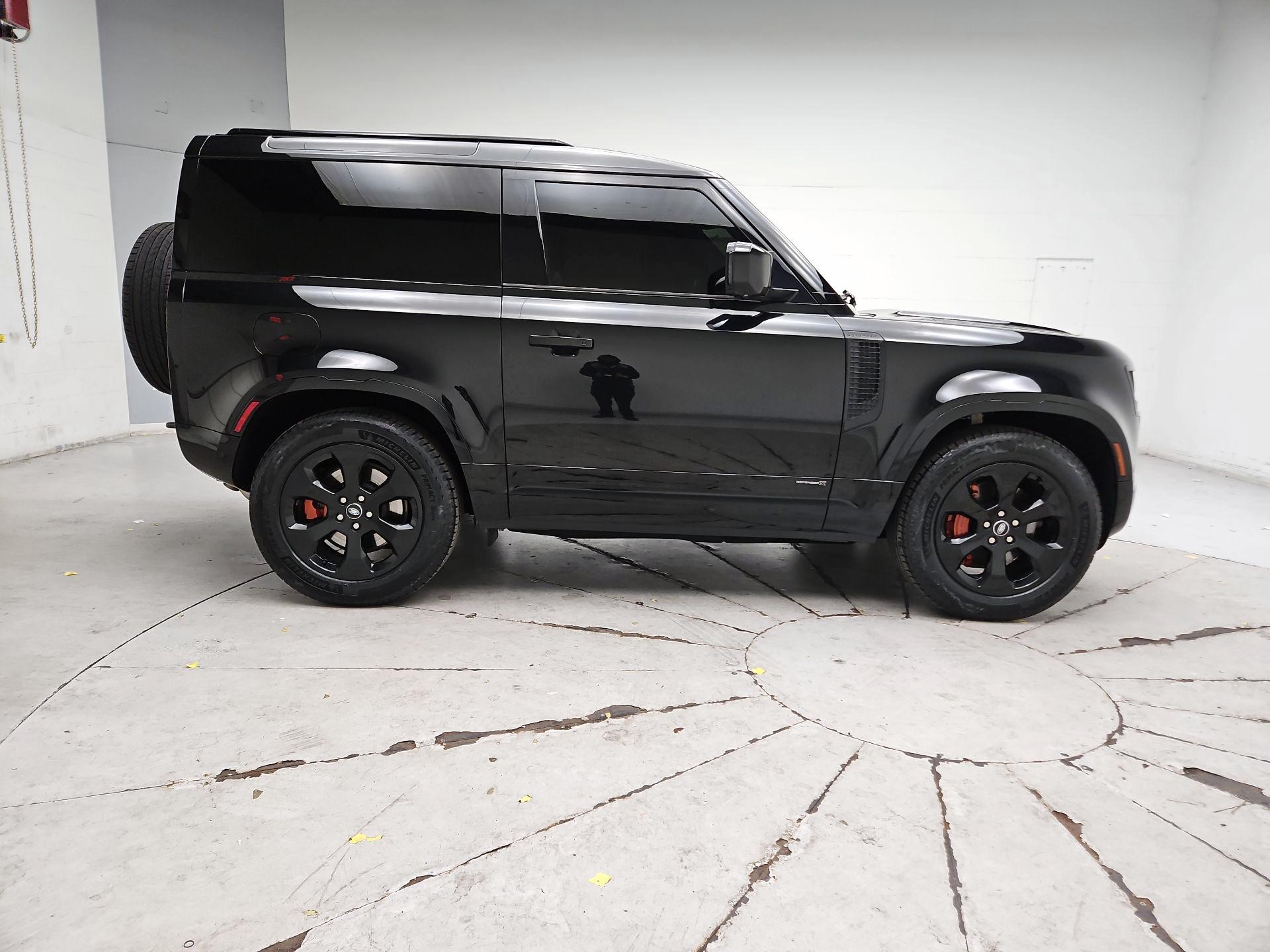 Thumbnail: 2021 Land Rover Defender - 4