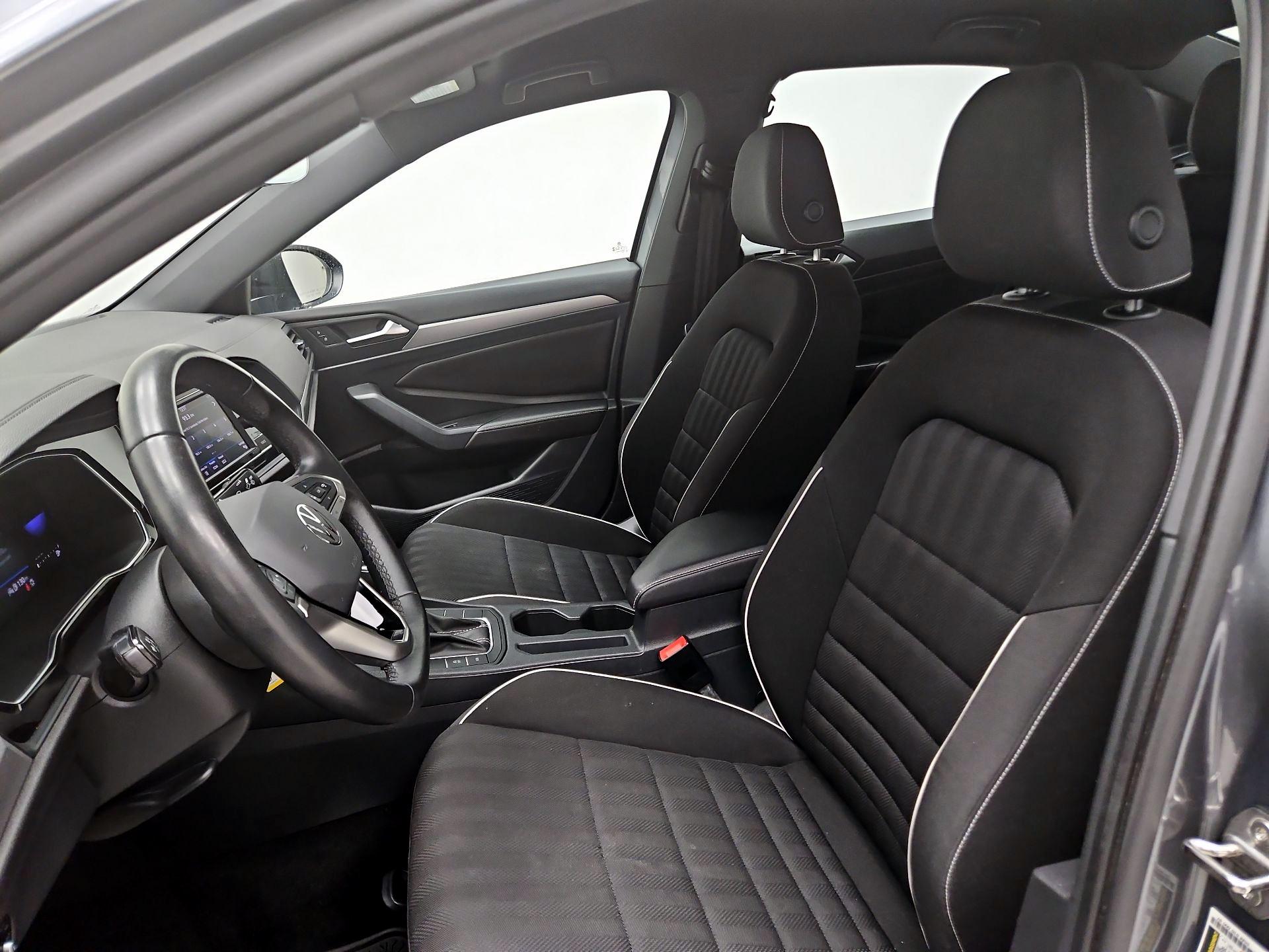 Thumbnail: 2023 Volkswagen Jetta - 11