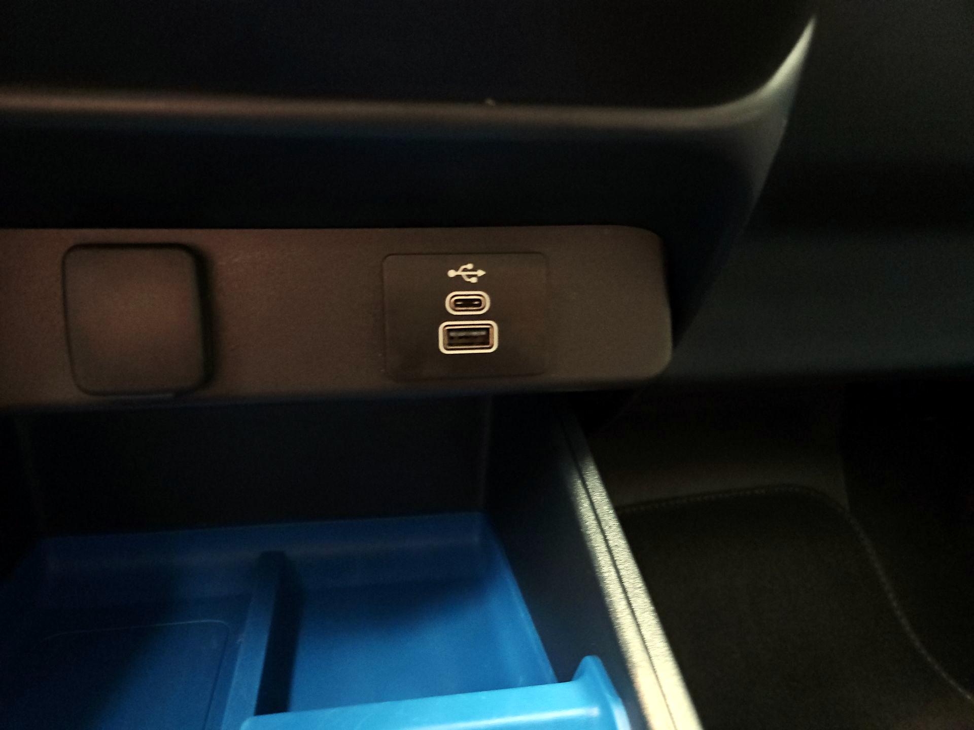 Thumbnail: 2025 Ford Maverick - 18