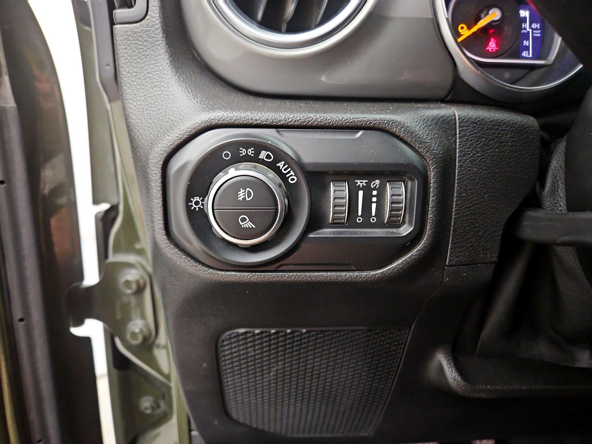 Thumbnail: 2021 Jeep Gladiator - 13