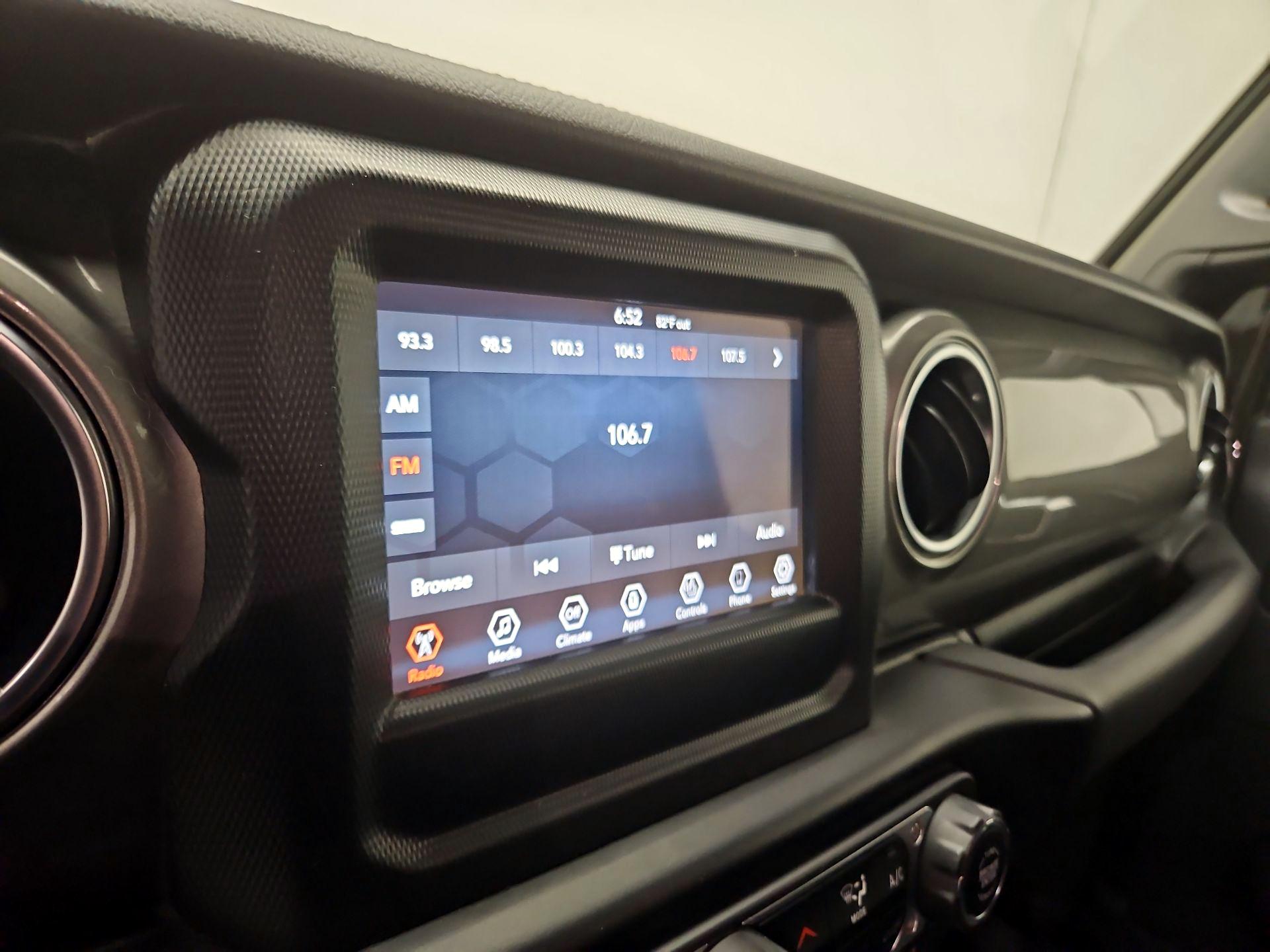 Thumbnail: 2021 Jeep Gladiator - 15