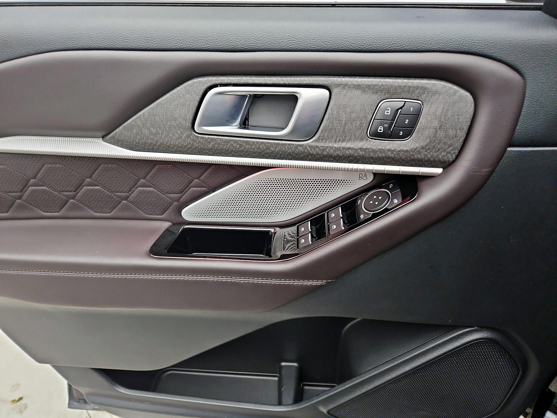 Thumbnail: 2025 Ford Explorer - 12