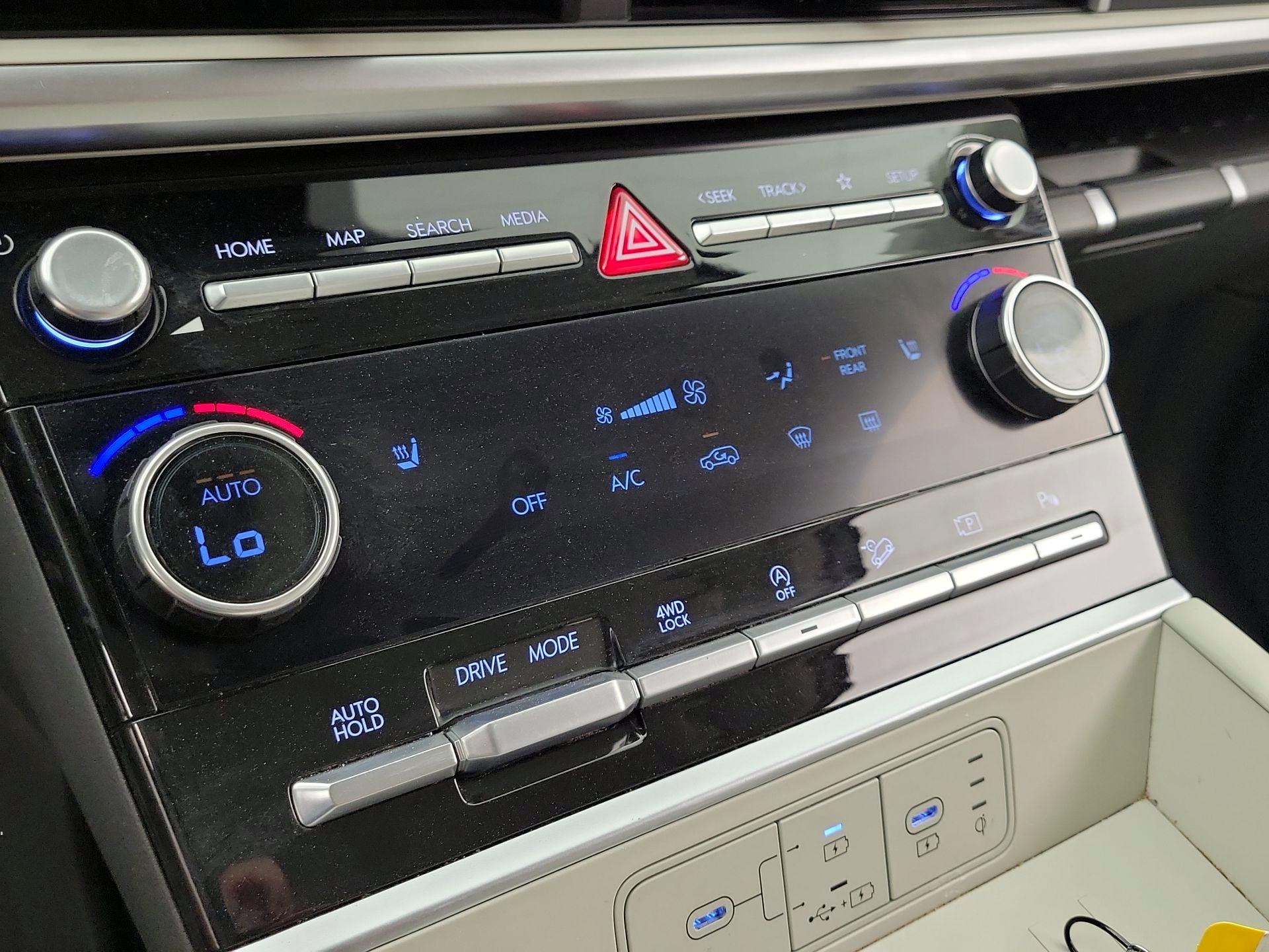 Thumbnail: 2024 Hyundai Santa Fe - 16