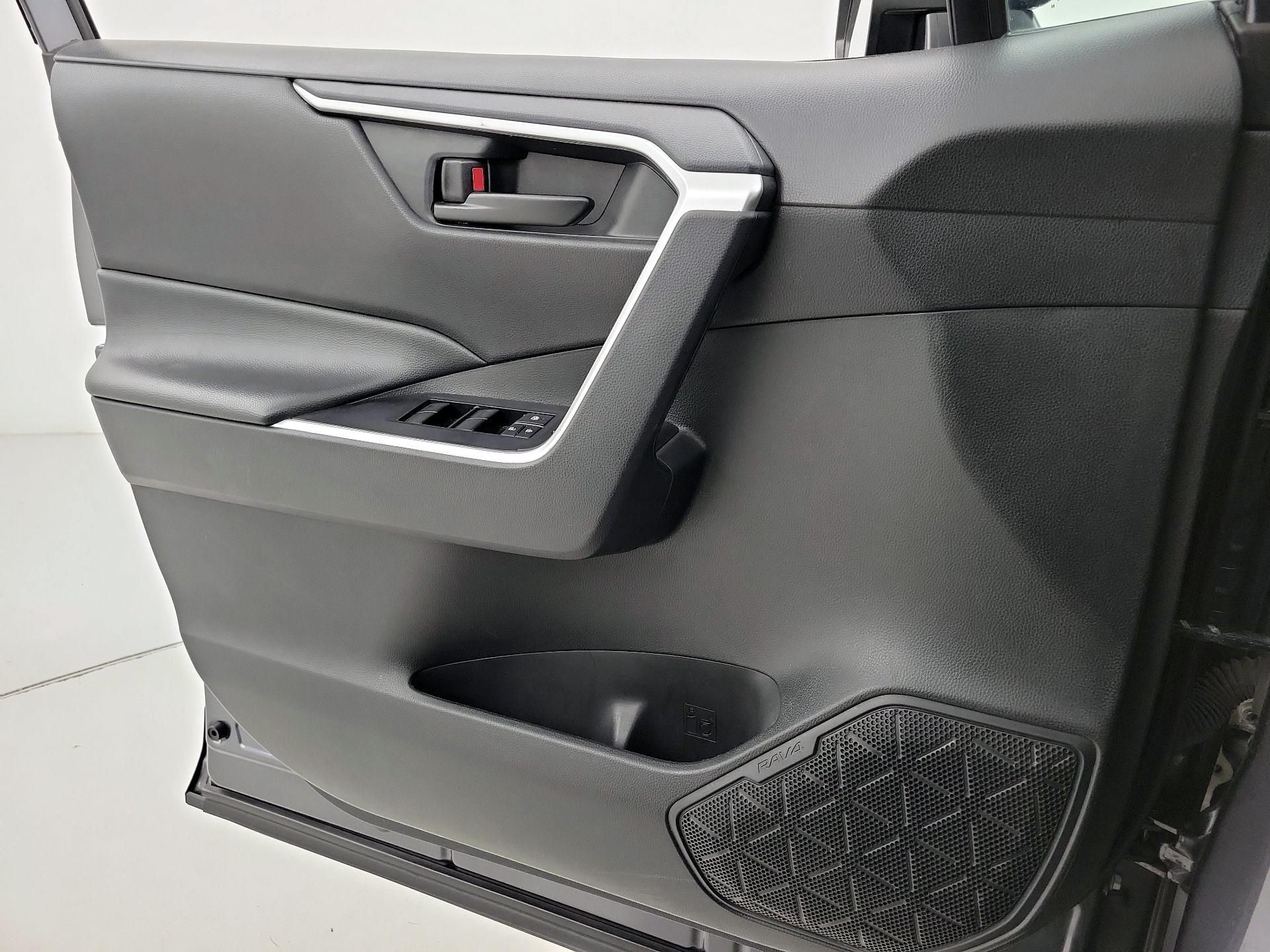 Thumbnail: 2024 Toyota RAV4 - 12