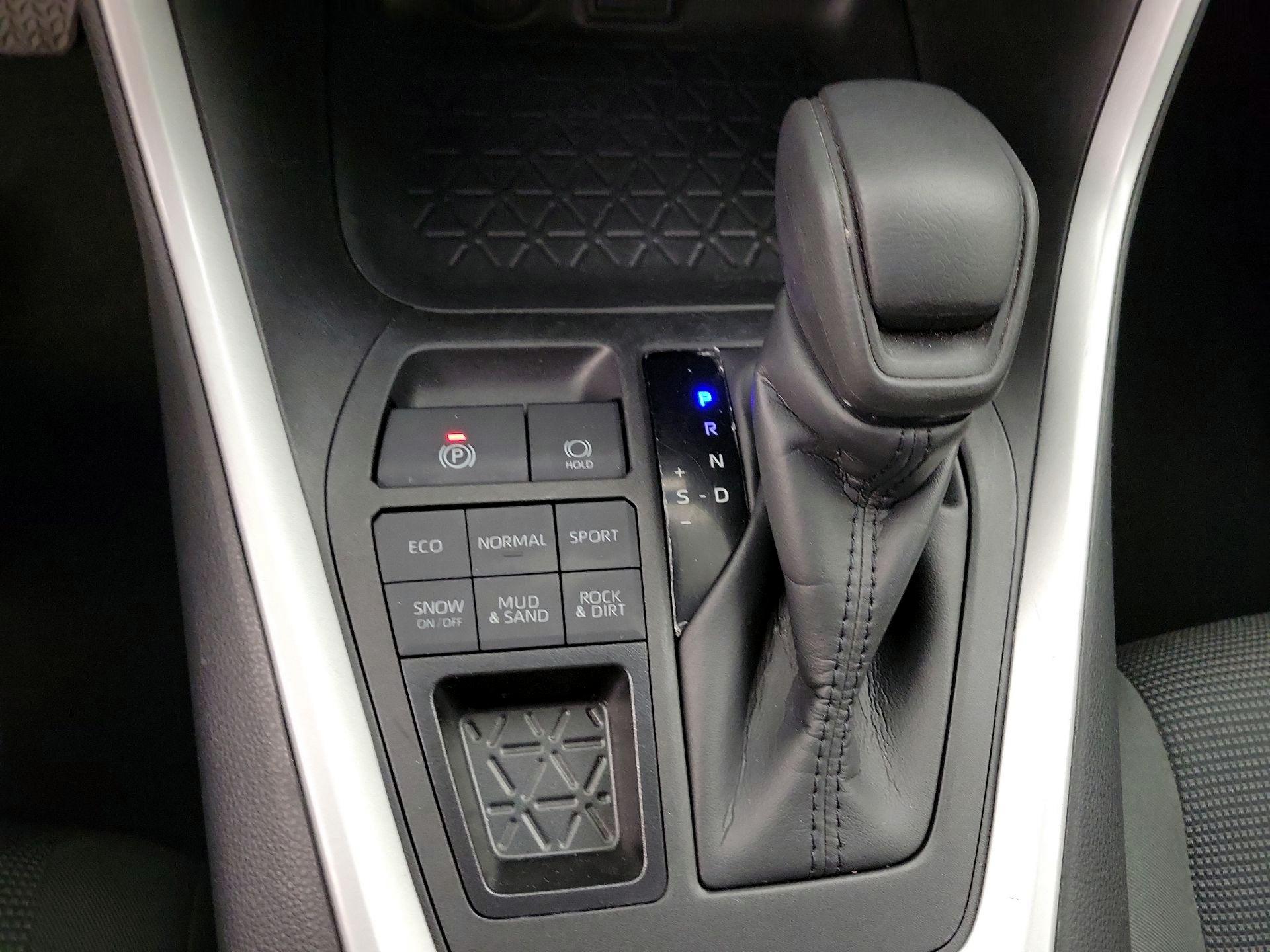 Thumbnail: 2024 Toyota RAV4 - 18