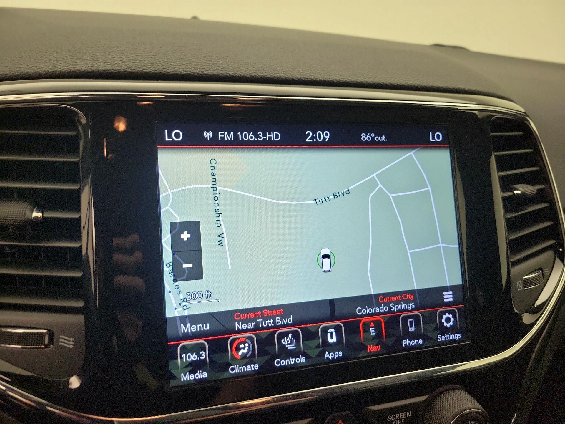 Thumbnail: 2021 Jeep Grand Cherokee - 14