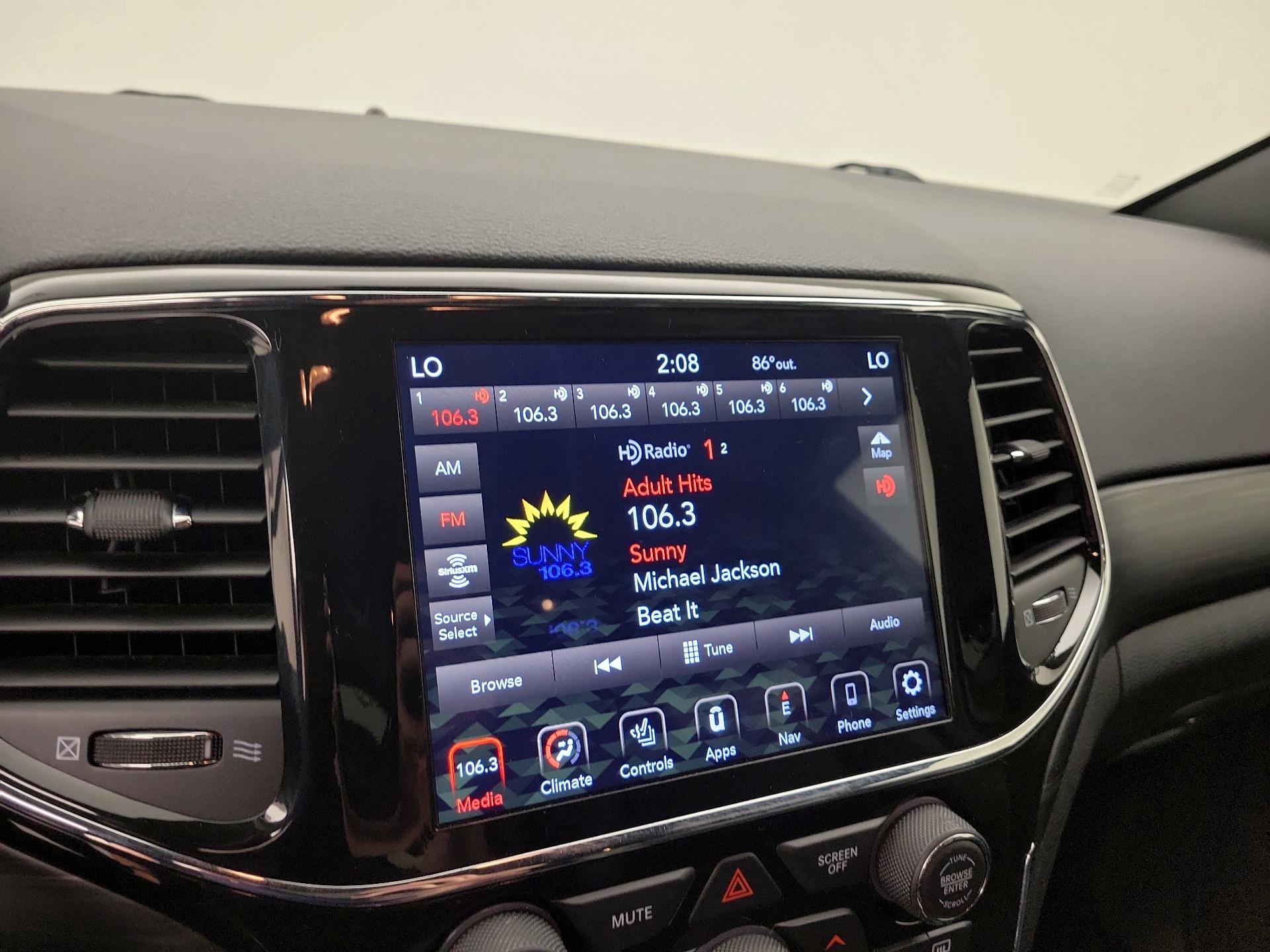 Thumbnail: 2021 Jeep Grand Cherokee - 16