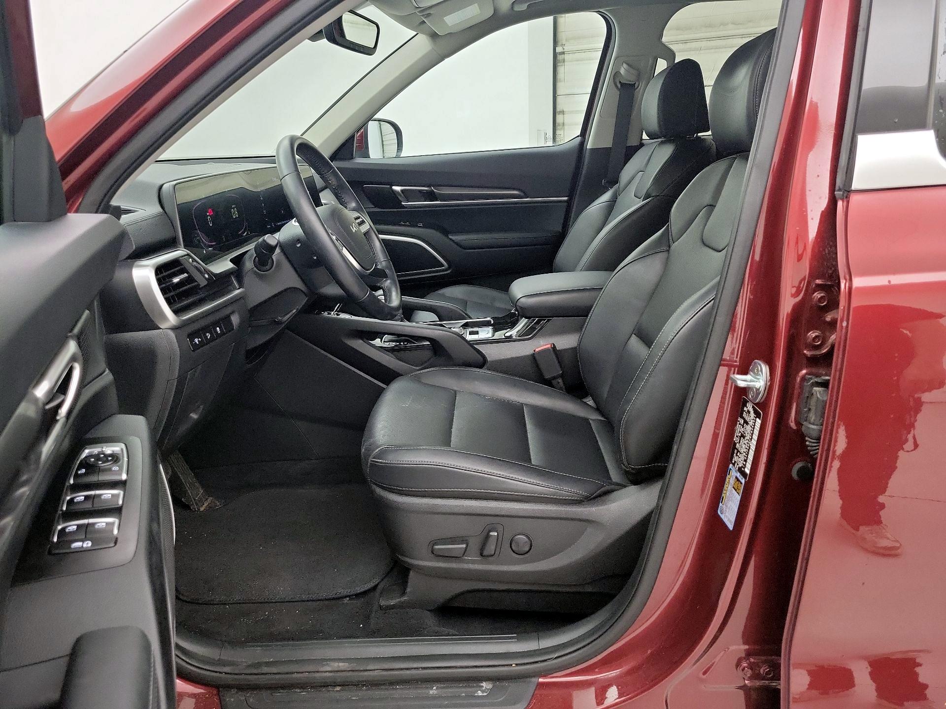 Thumbnail: 2023 Kia Telluride - 11