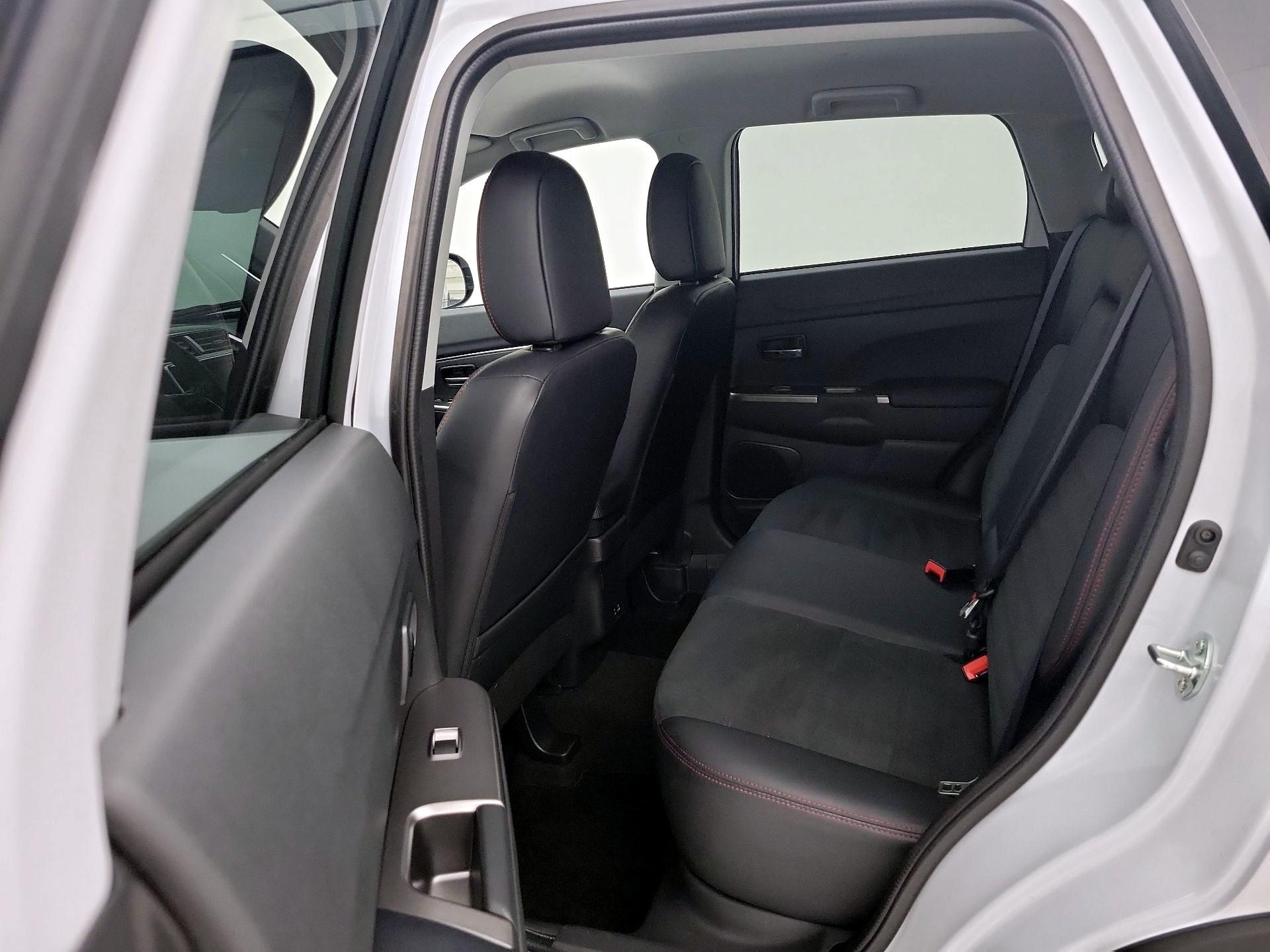 Thumbnail: 2025 Mitsubishi Outlander Sport - 19