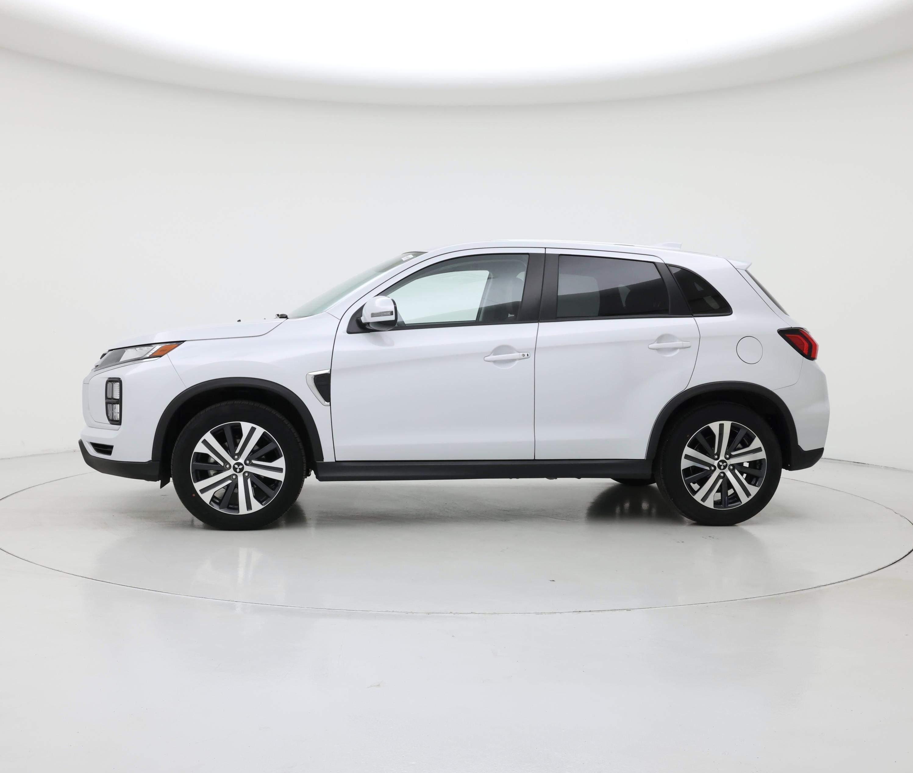 Thumbnail: 2025 Mitsubishi Outlander Sport - 3