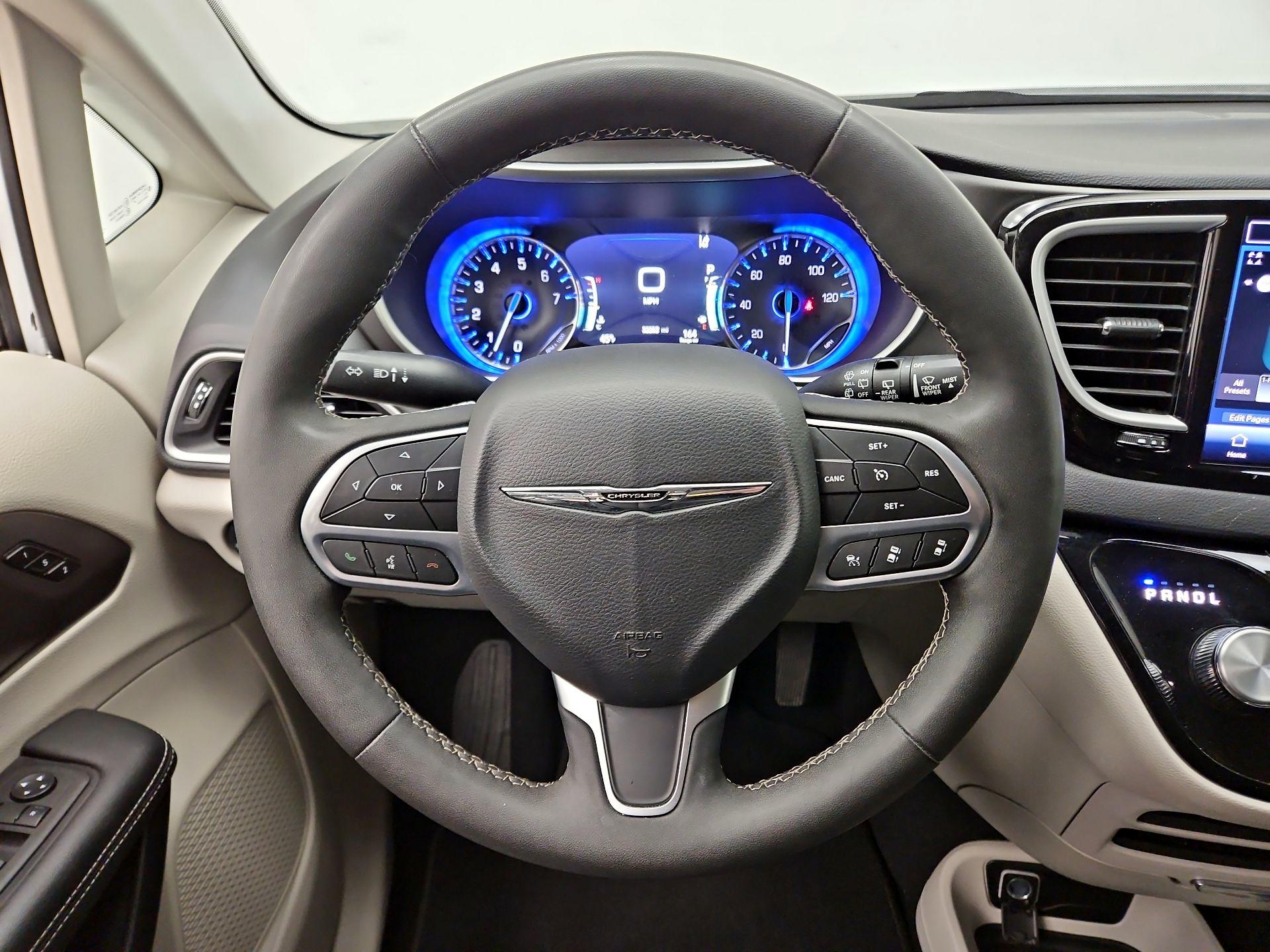 Thumbnail: 2024 Chrysler Pacifica - 10