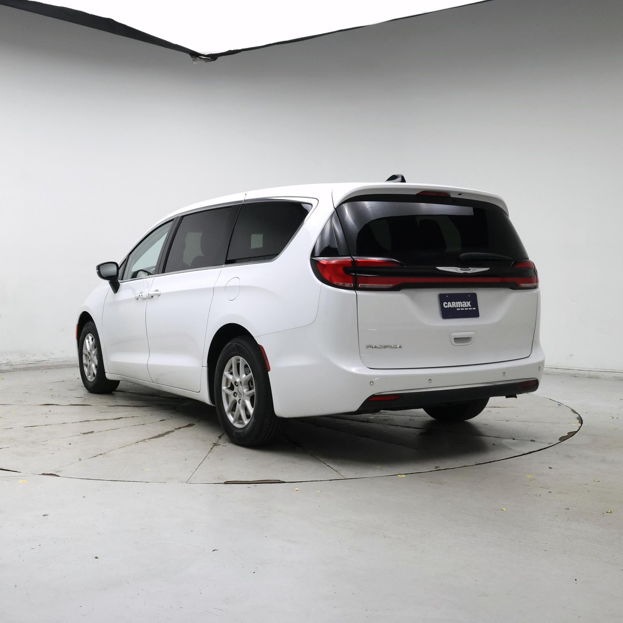 Thumbnail: 2024 Chrysler Pacifica - 2