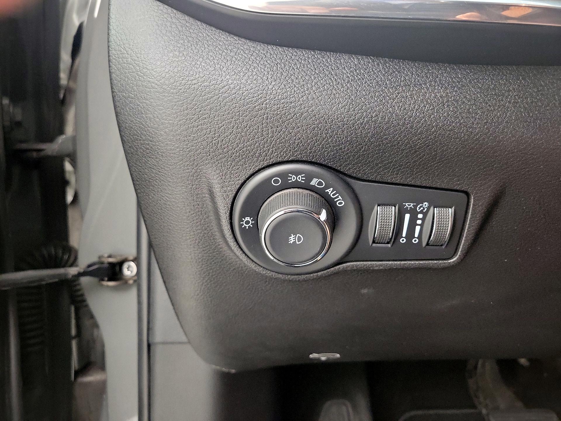 Thumbnail: 2022 Jeep Compass - 13