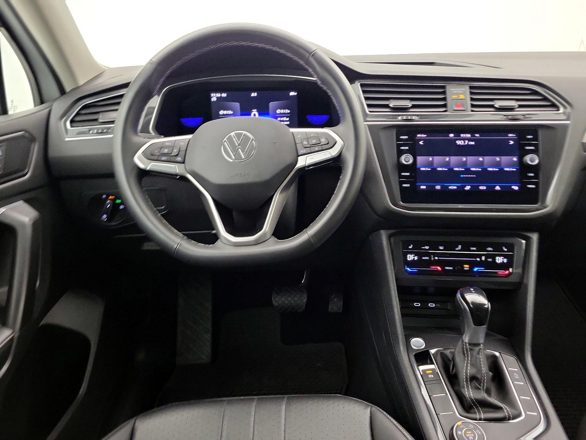 Thumbnail: 2022 Volkswagen Tiguan - 10