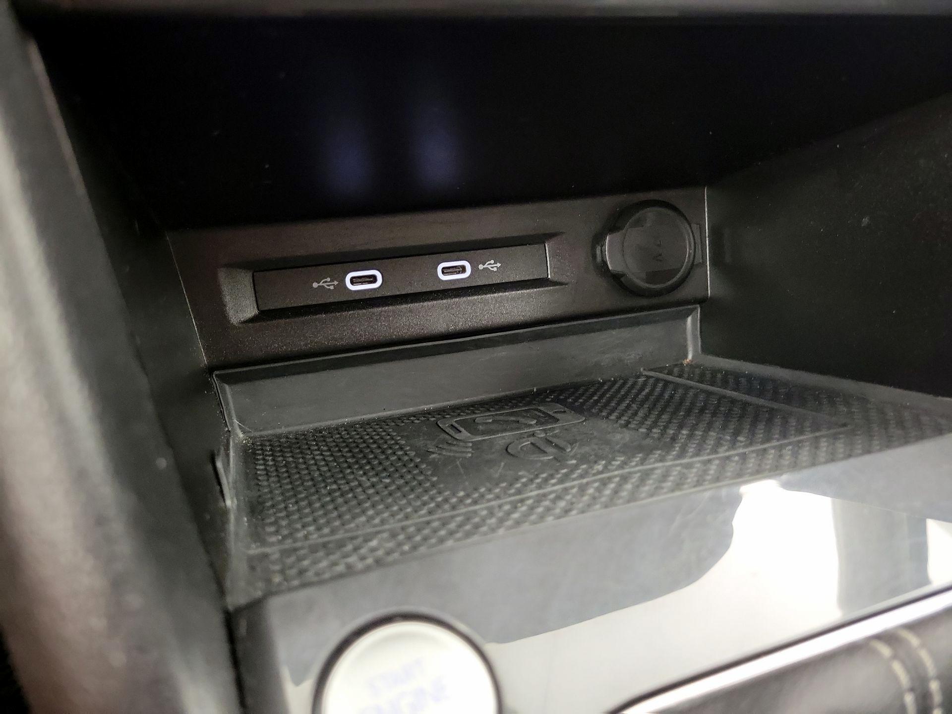 Thumbnail: 2022 Volkswagen Tiguan - 18