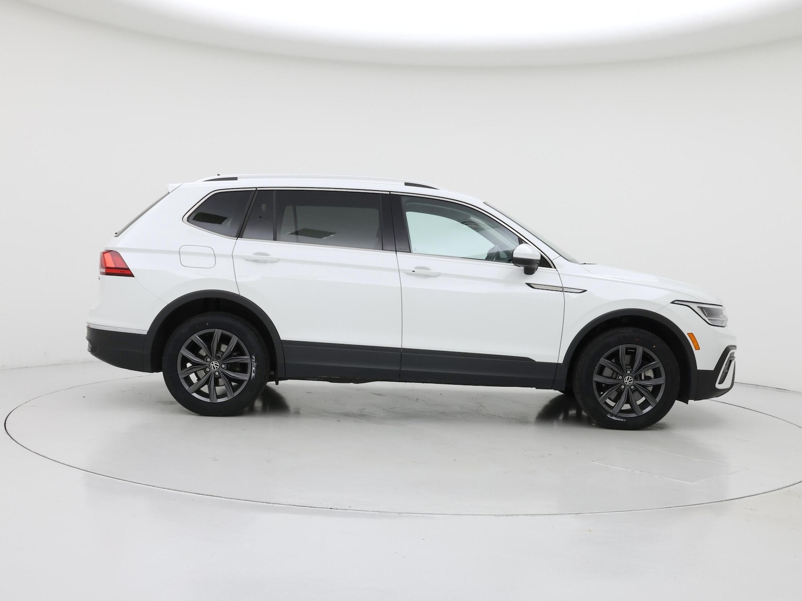 2022 Volkswagen Tiguan SE - Photo 8