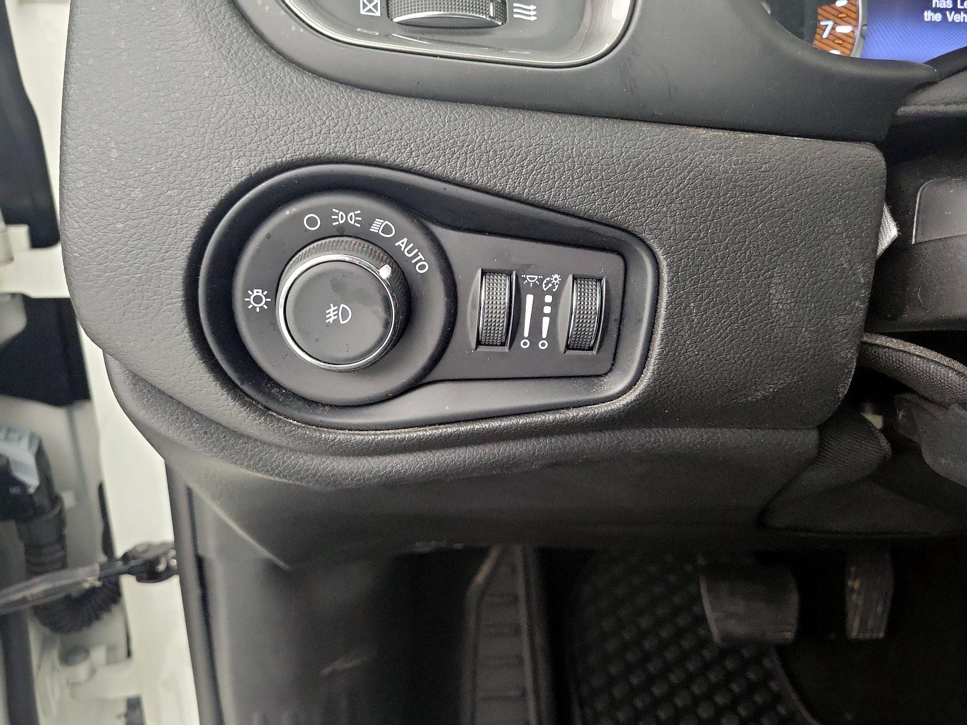 Thumbnail: 2022 Jeep Renegade - 13