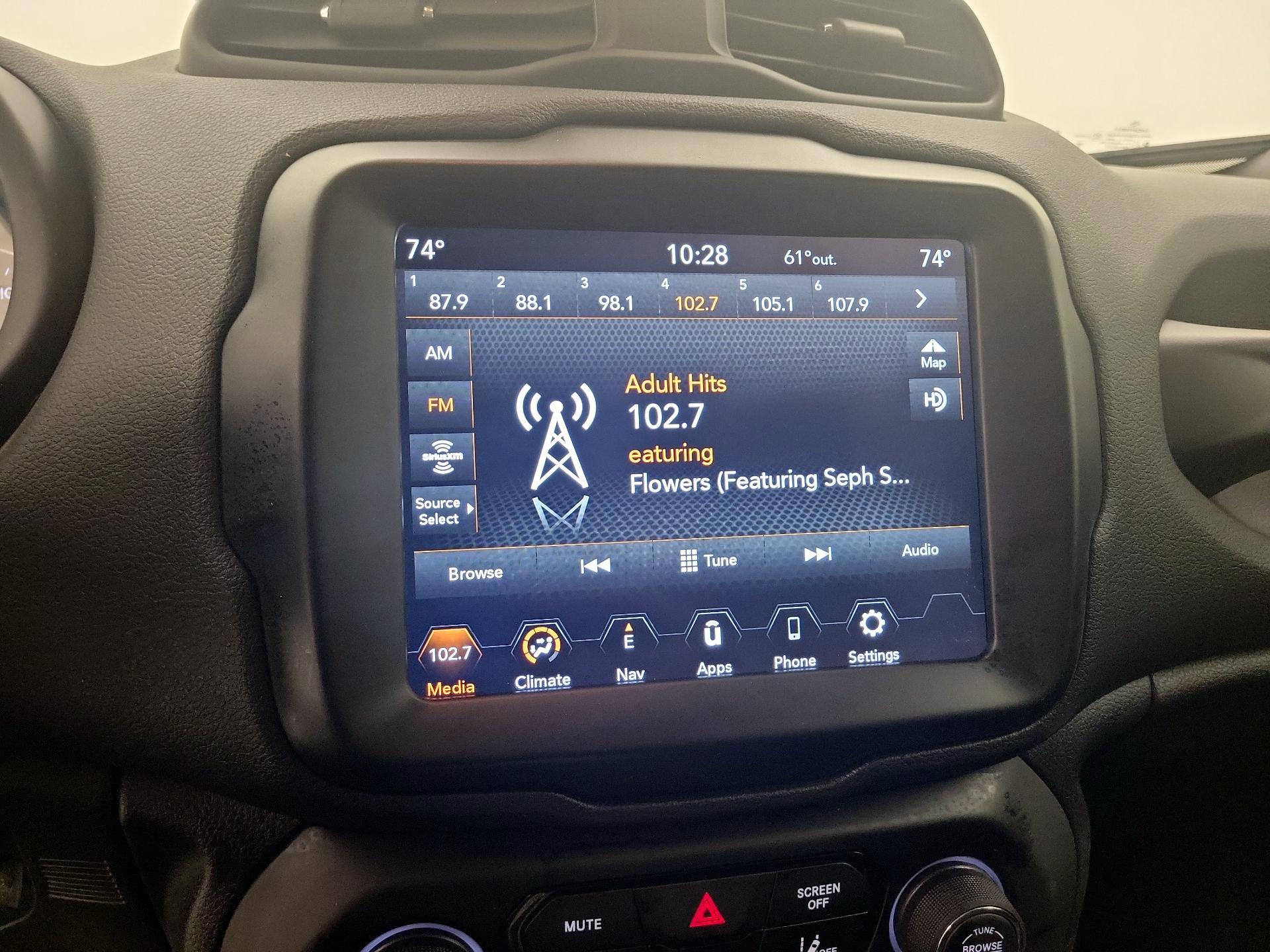 Thumbnail: 2022 Jeep Renegade - 16