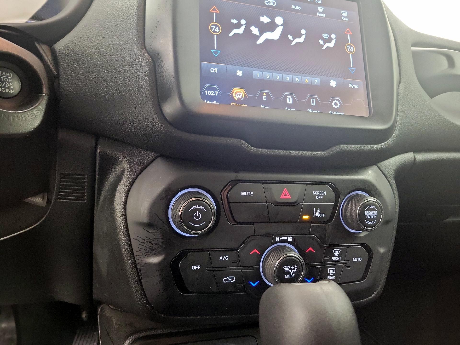 Thumbnail: 2022 Jeep Renegade - 17