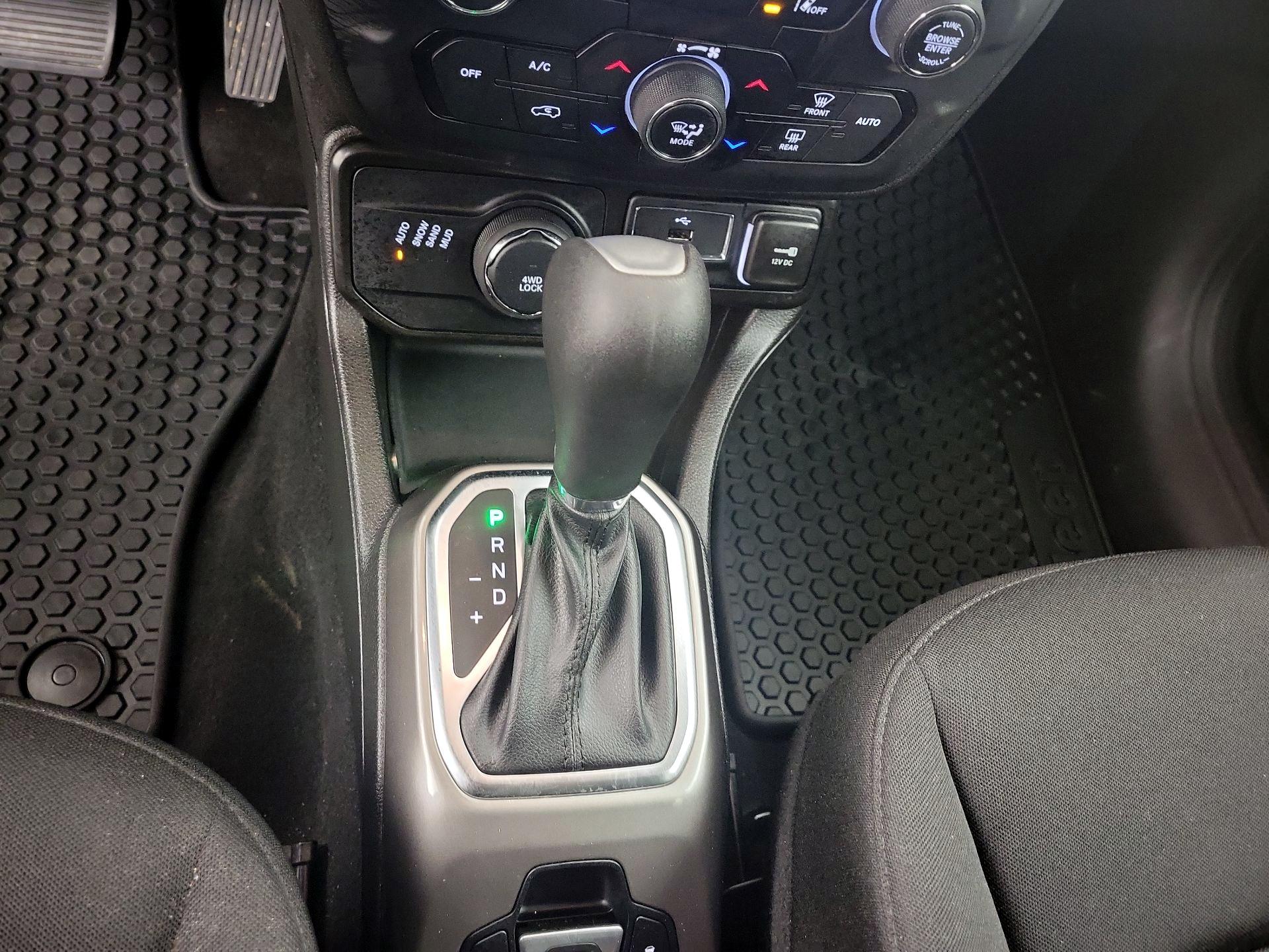 Thumbnail: 2022 Jeep Renegade - 18