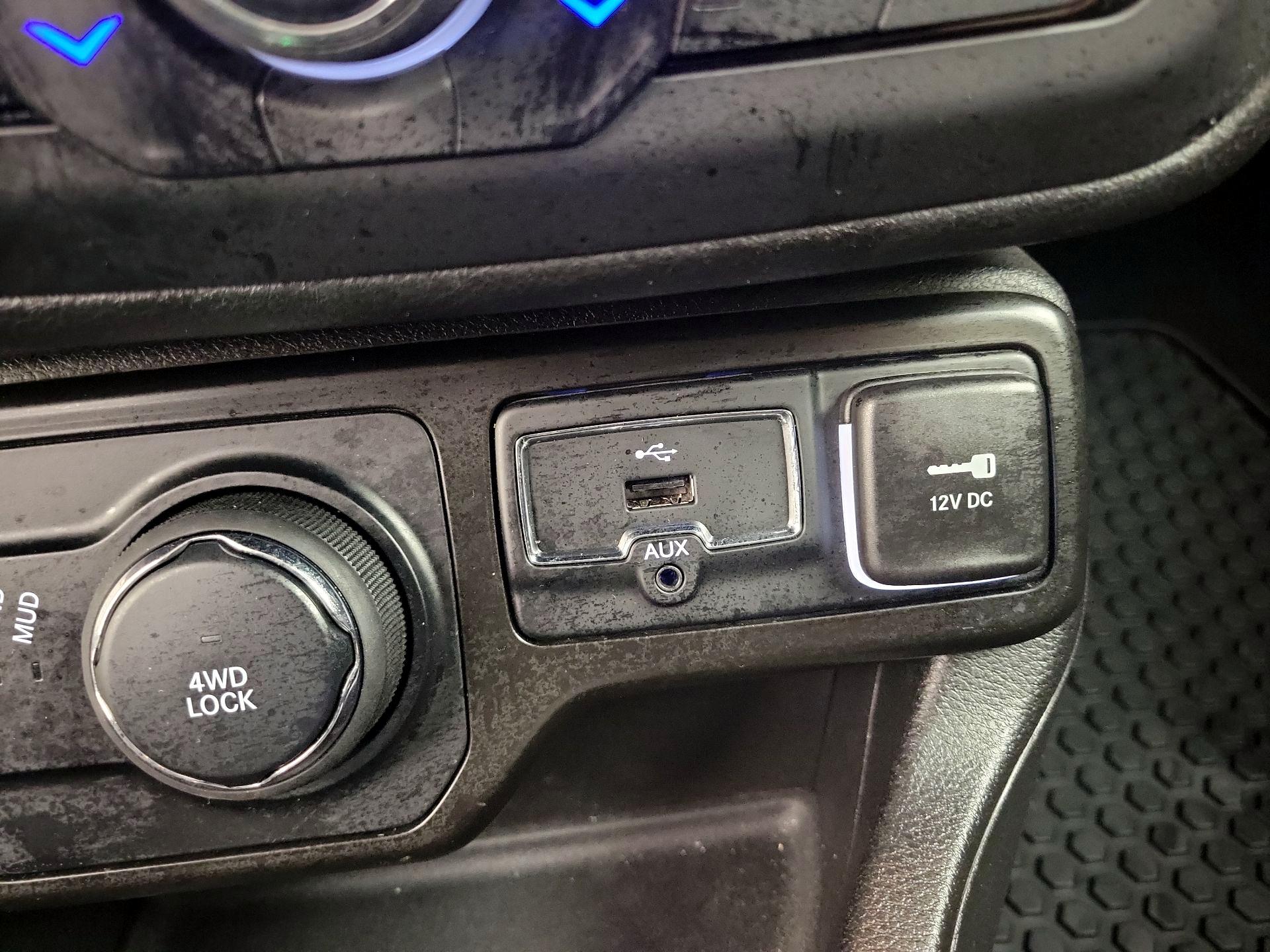 Thumbnail: 2022 Jeep Renegade - 19