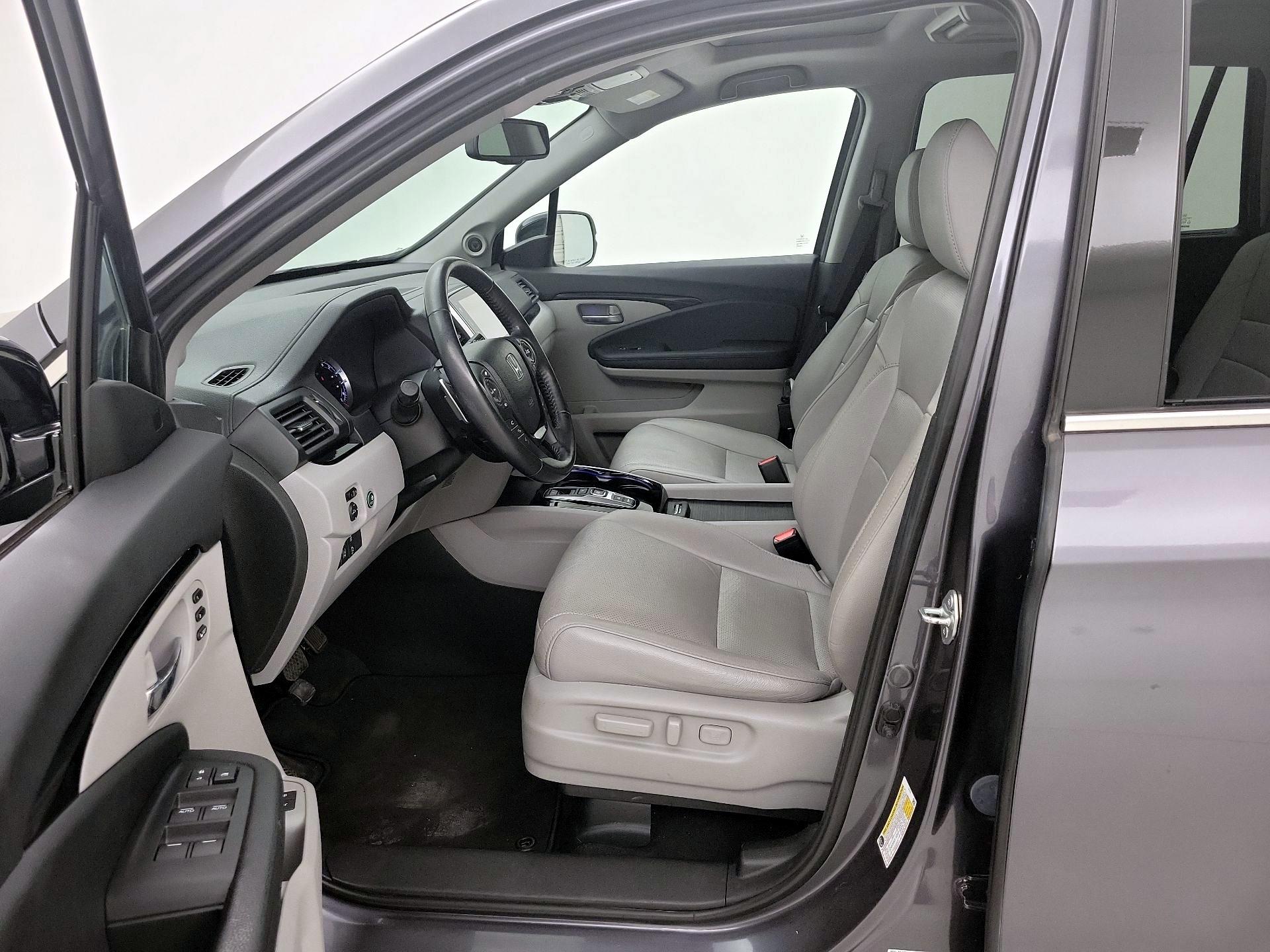 Thumbnail: 2018 Honda Pilot - 9