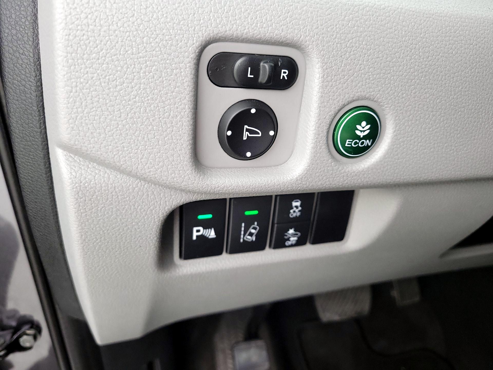 Thumbnail: 2018 Honda Pilot - 11