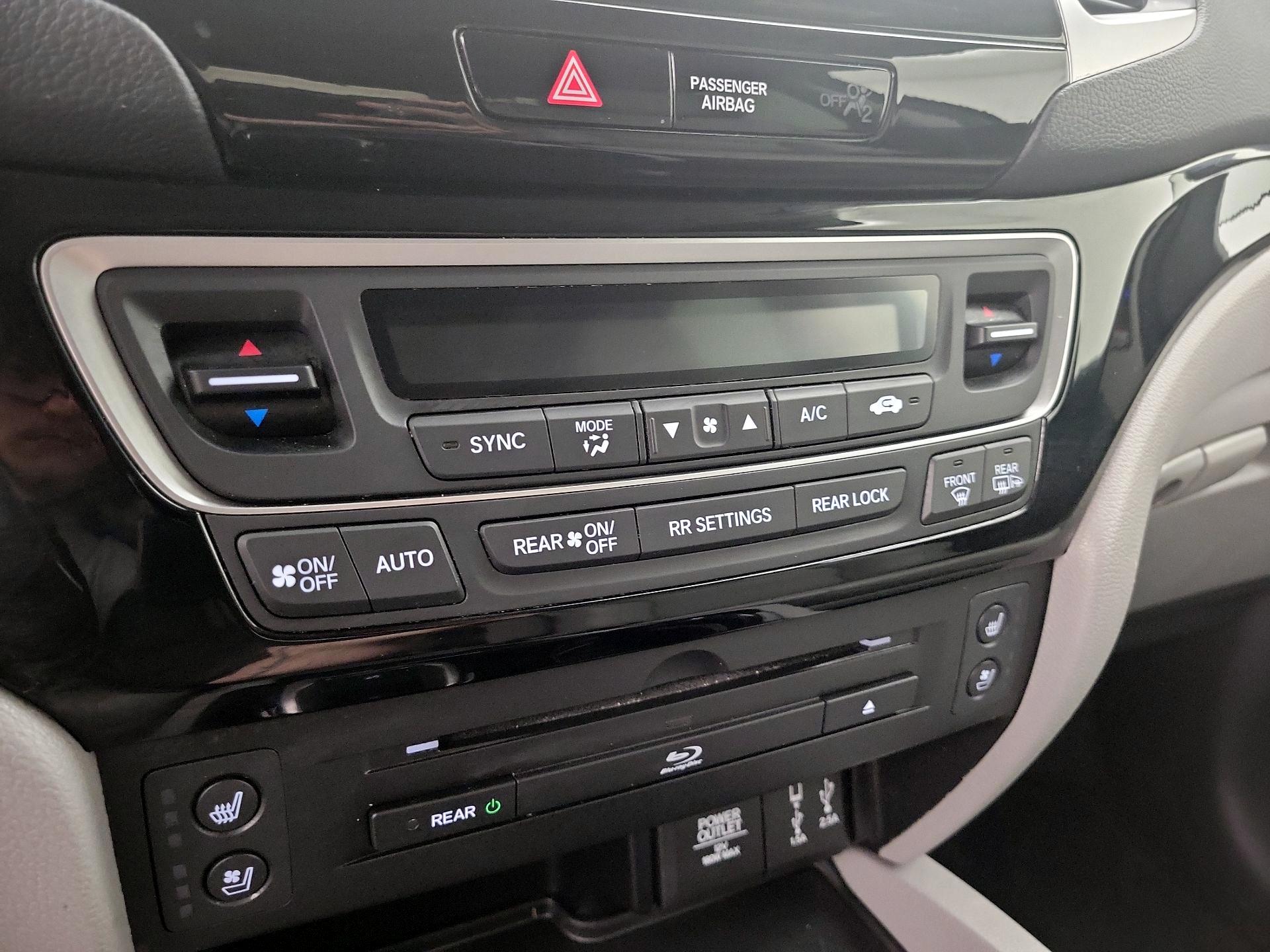 Thumbnail: 2018 Honda Pilot - 15