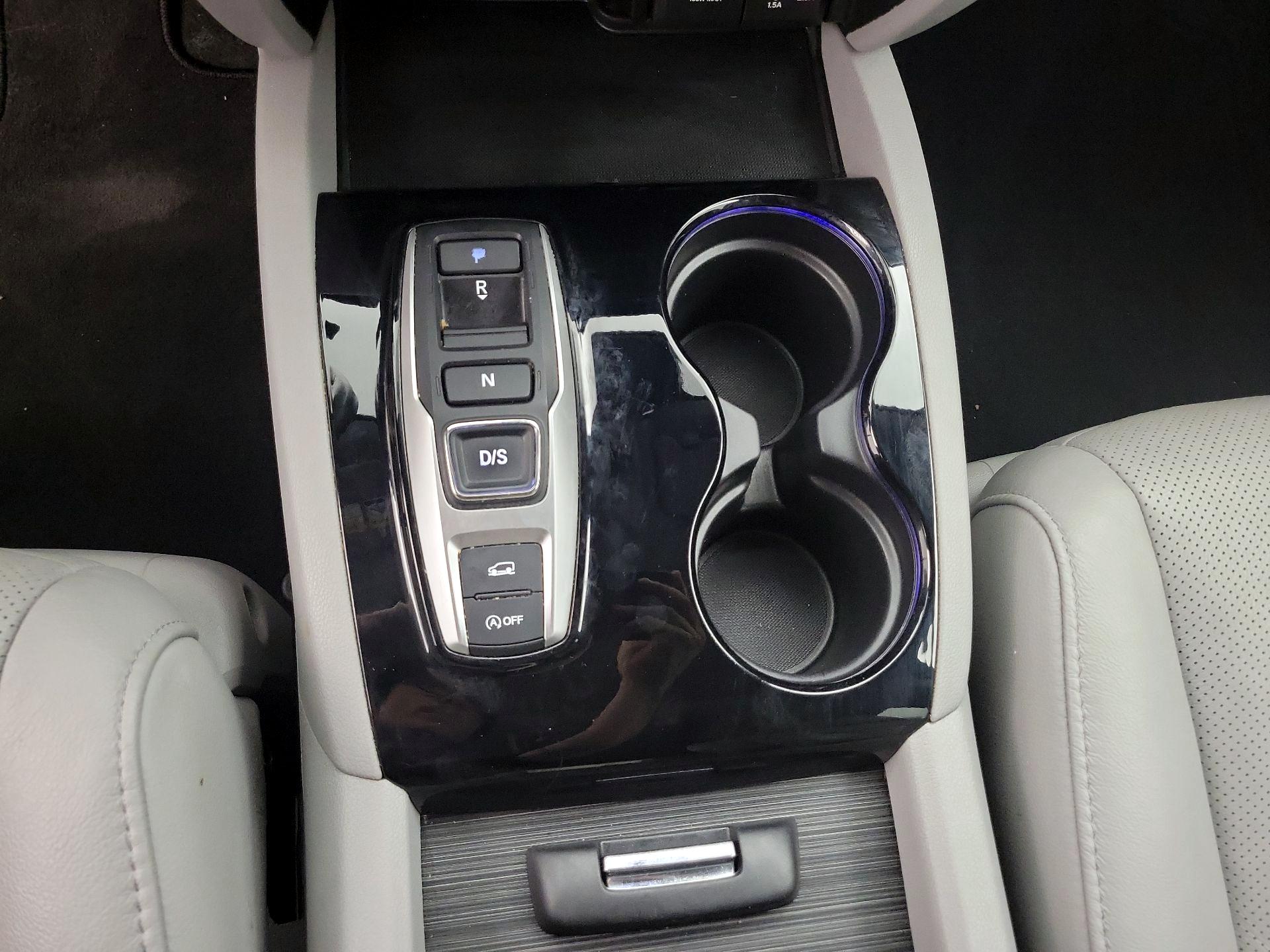 Thumbnail: 2018 Honda Pilot - 16