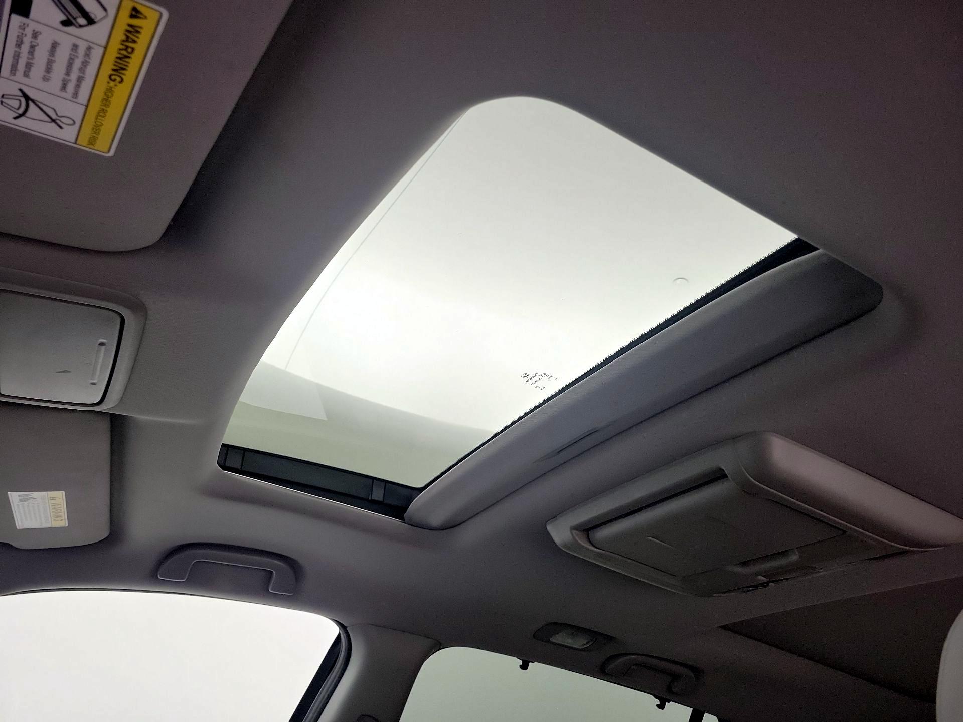 Thumbnail: 2018 Honda Pilot - 18