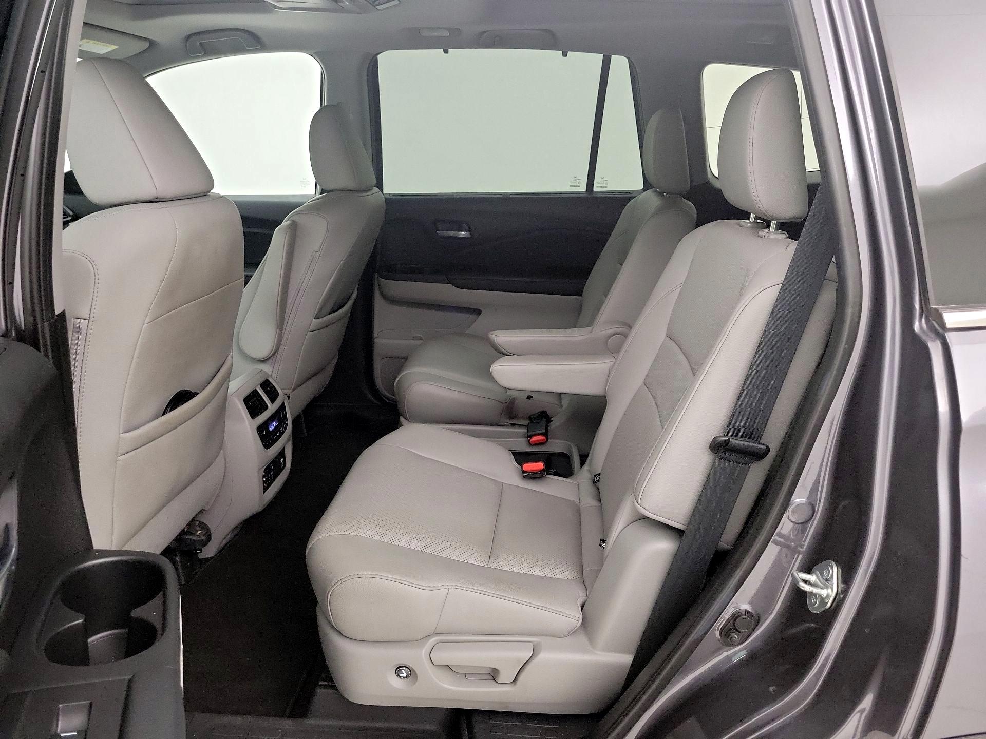 Thumbnail: 2018 Honda Pilot - 19