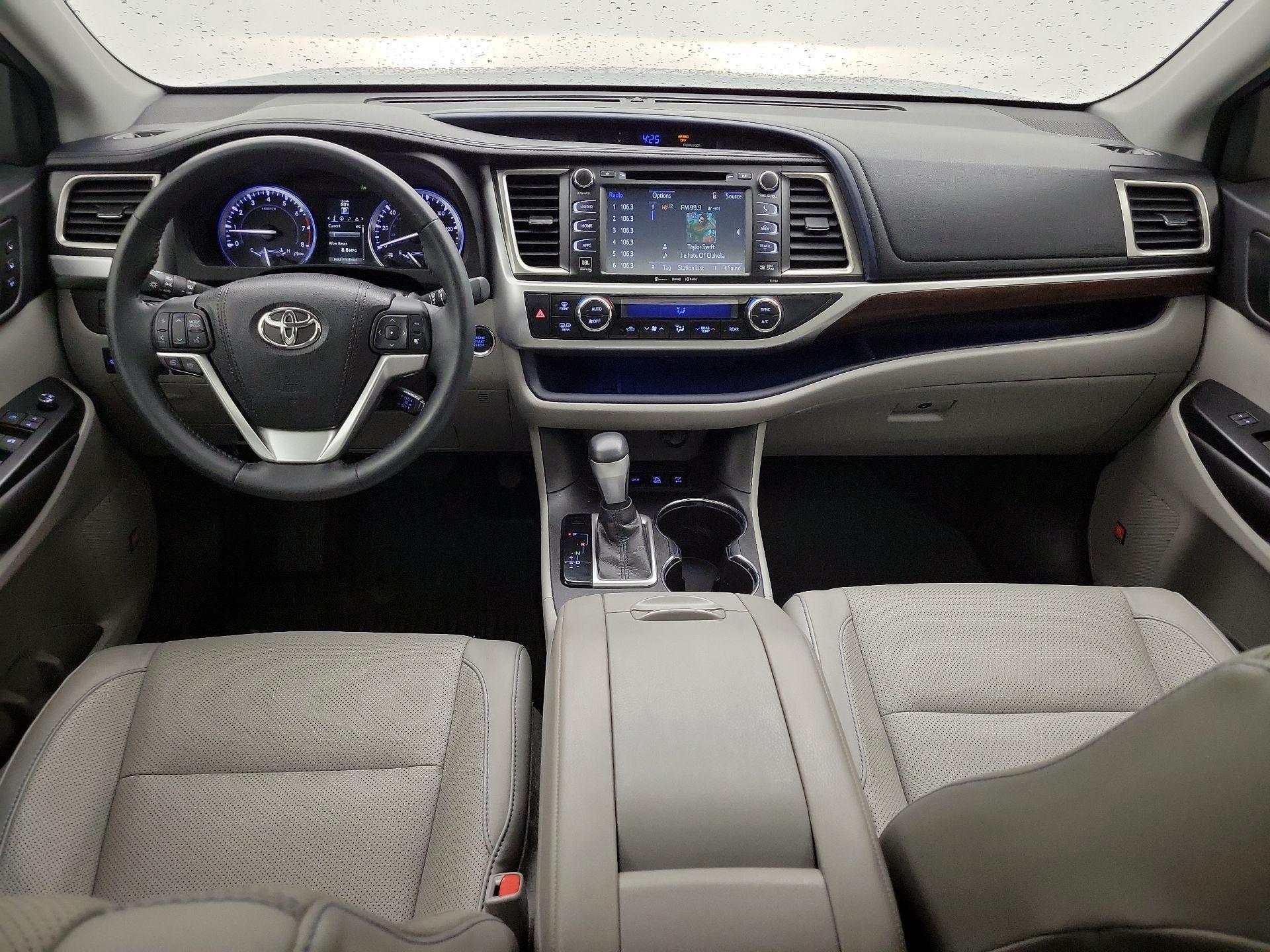 Thumbnail: 2016 Toyota Highlander - 9