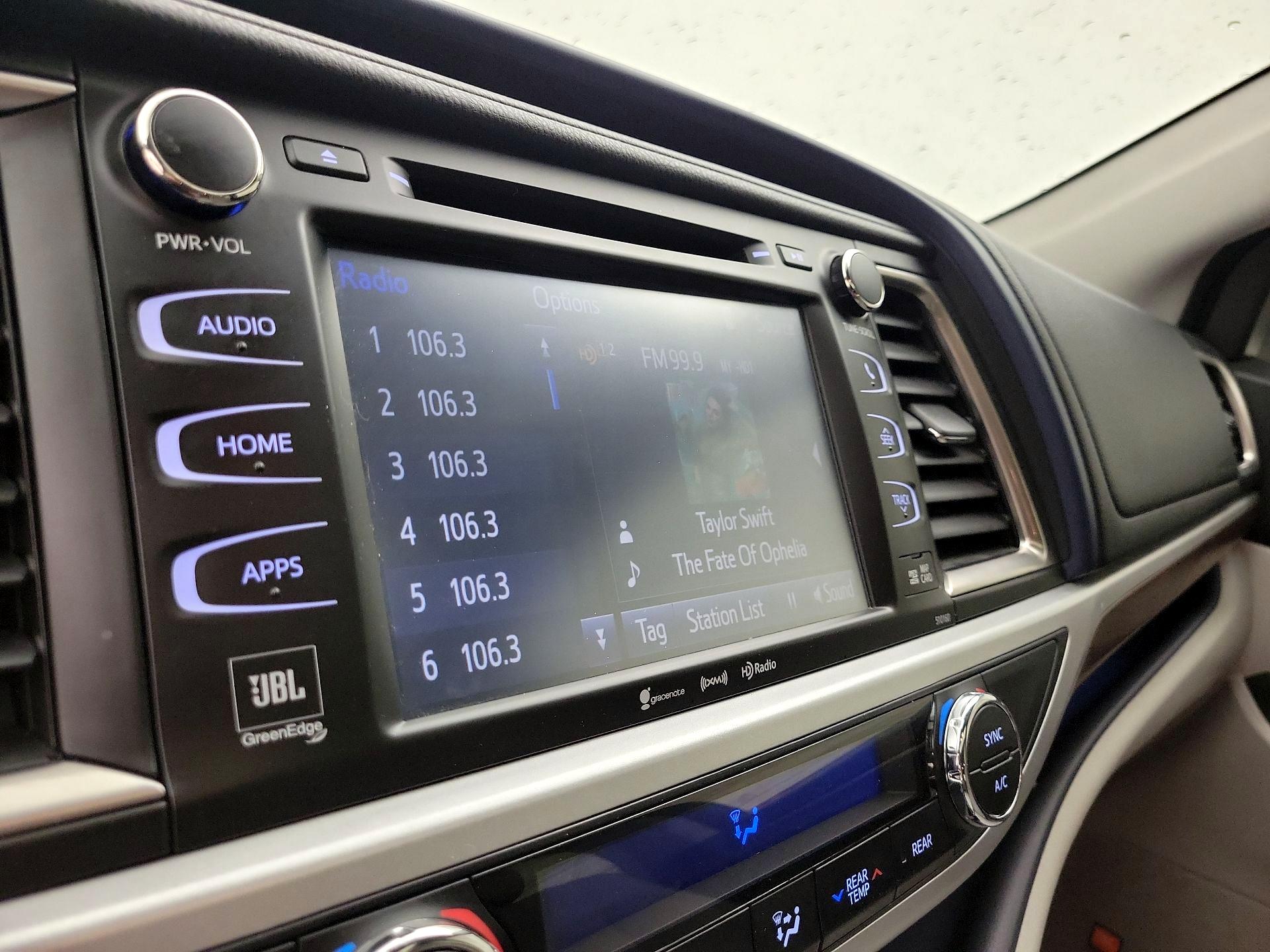 Thumbnail: 2016 Toyota Highlander - 15