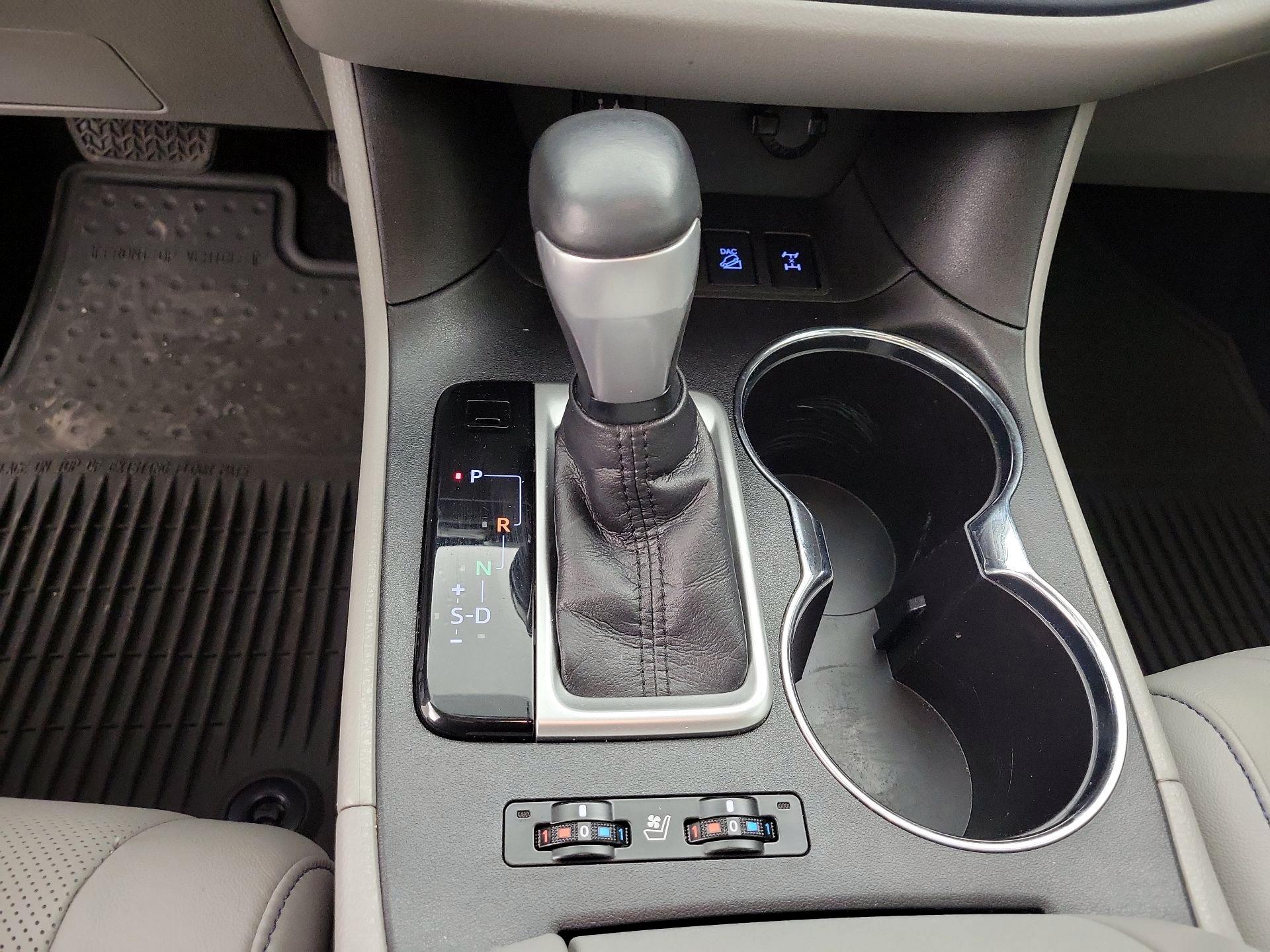 Thumbnail: 2016 Toyota Highlander - 17