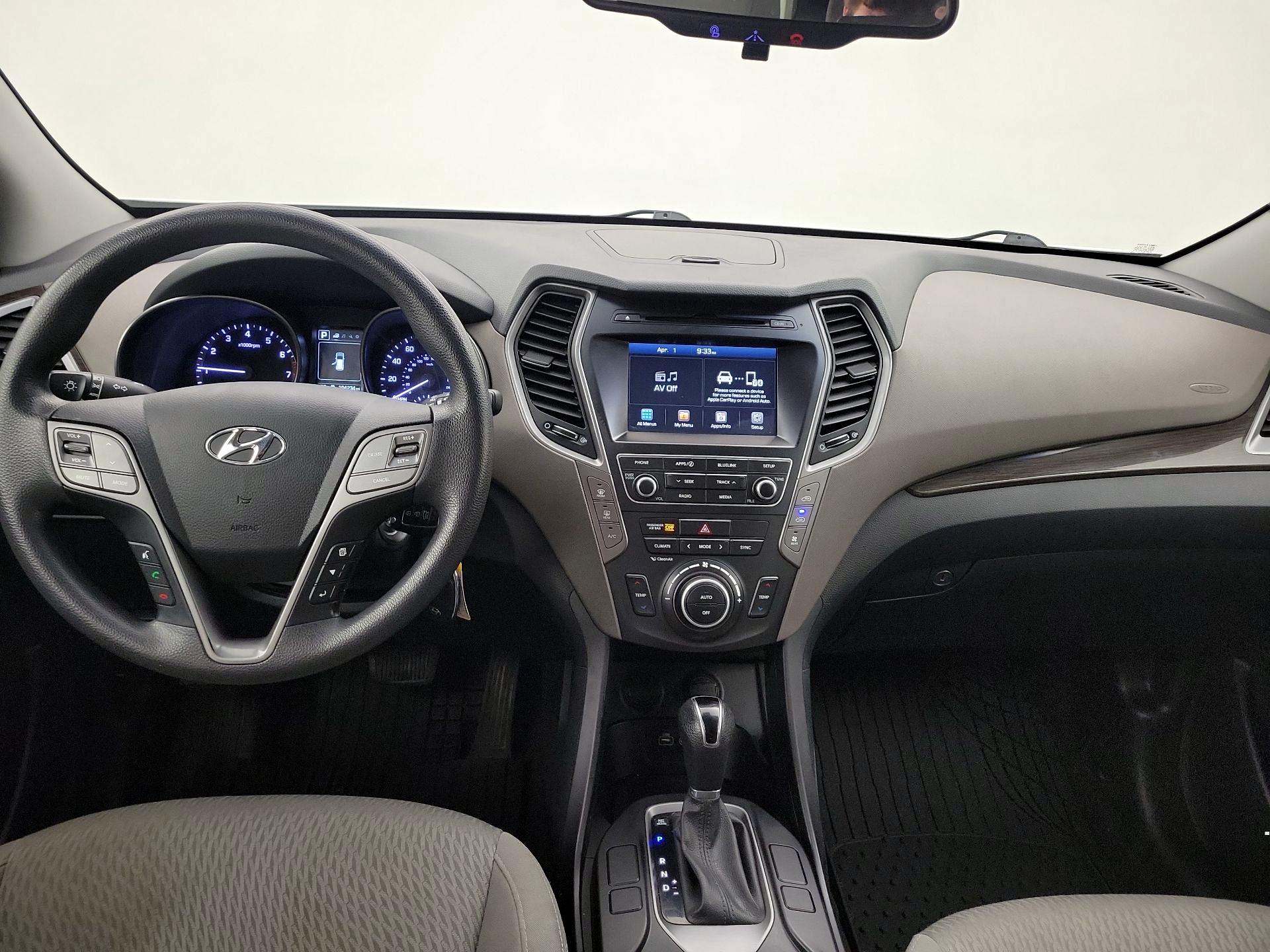 Thumbnail: 2017 Hyundai Santa Fe - 9