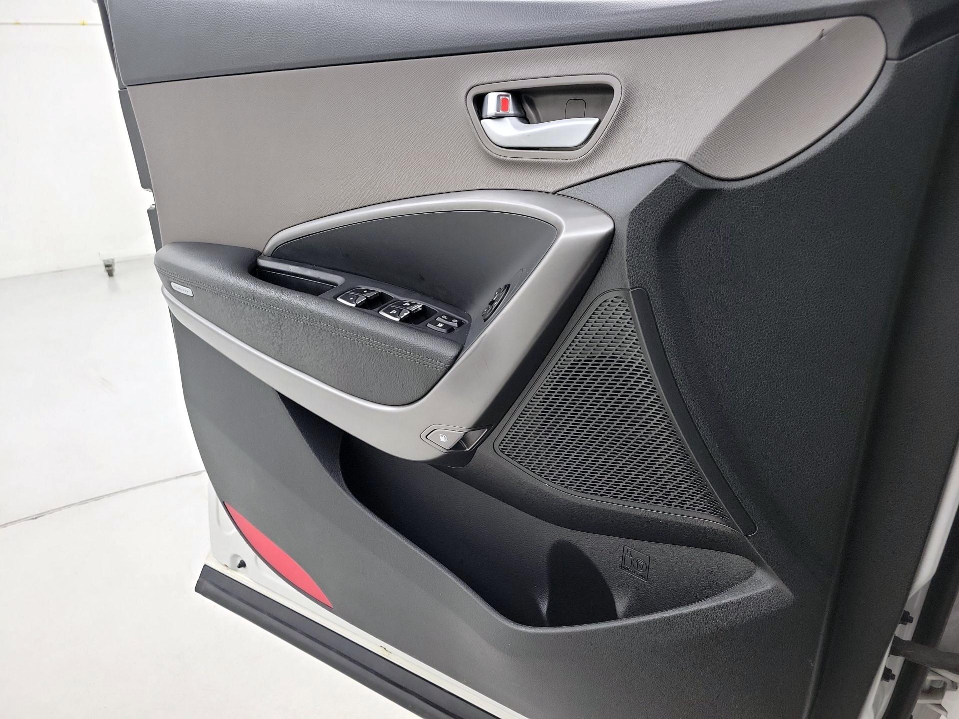 Thumbnail: 2017 Hyundai Santa Fe - 12