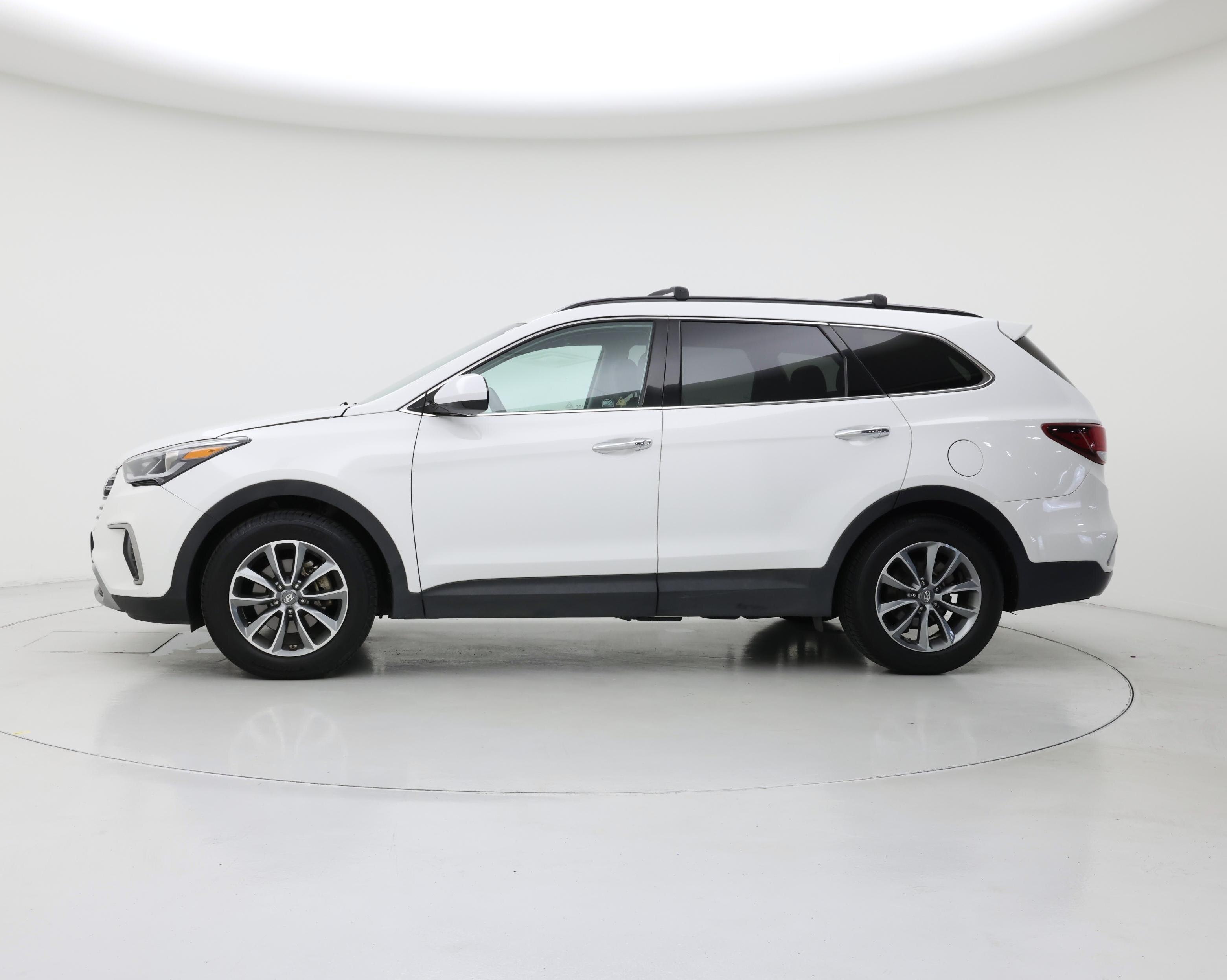 Thumbnail: 2017 Hyundai Santa Fe - 3